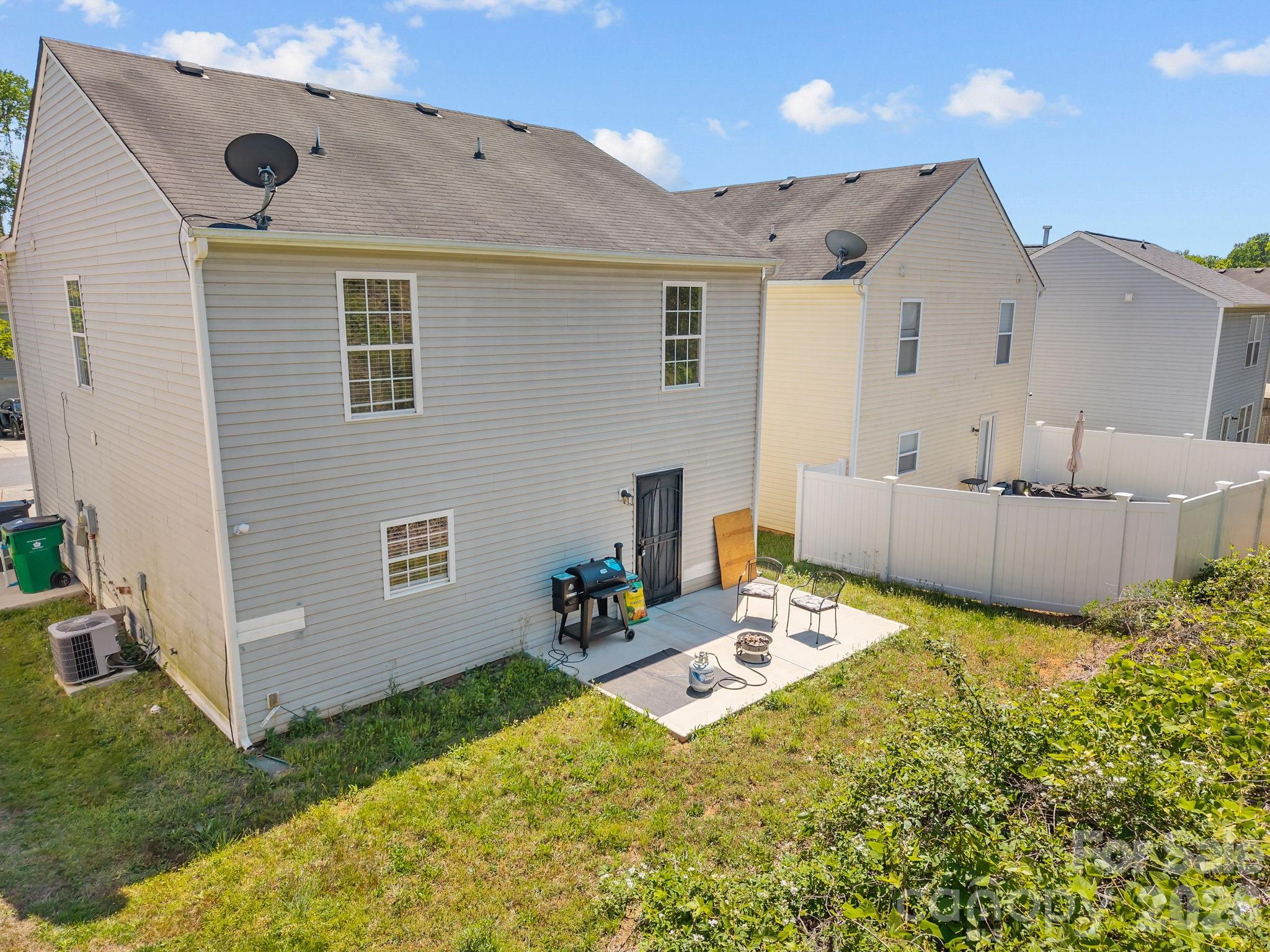 2621 Stream Bank Drive — Charlotte