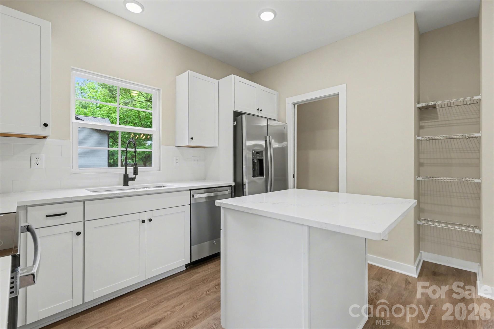 112 E Hilltop Drive — Gastonia