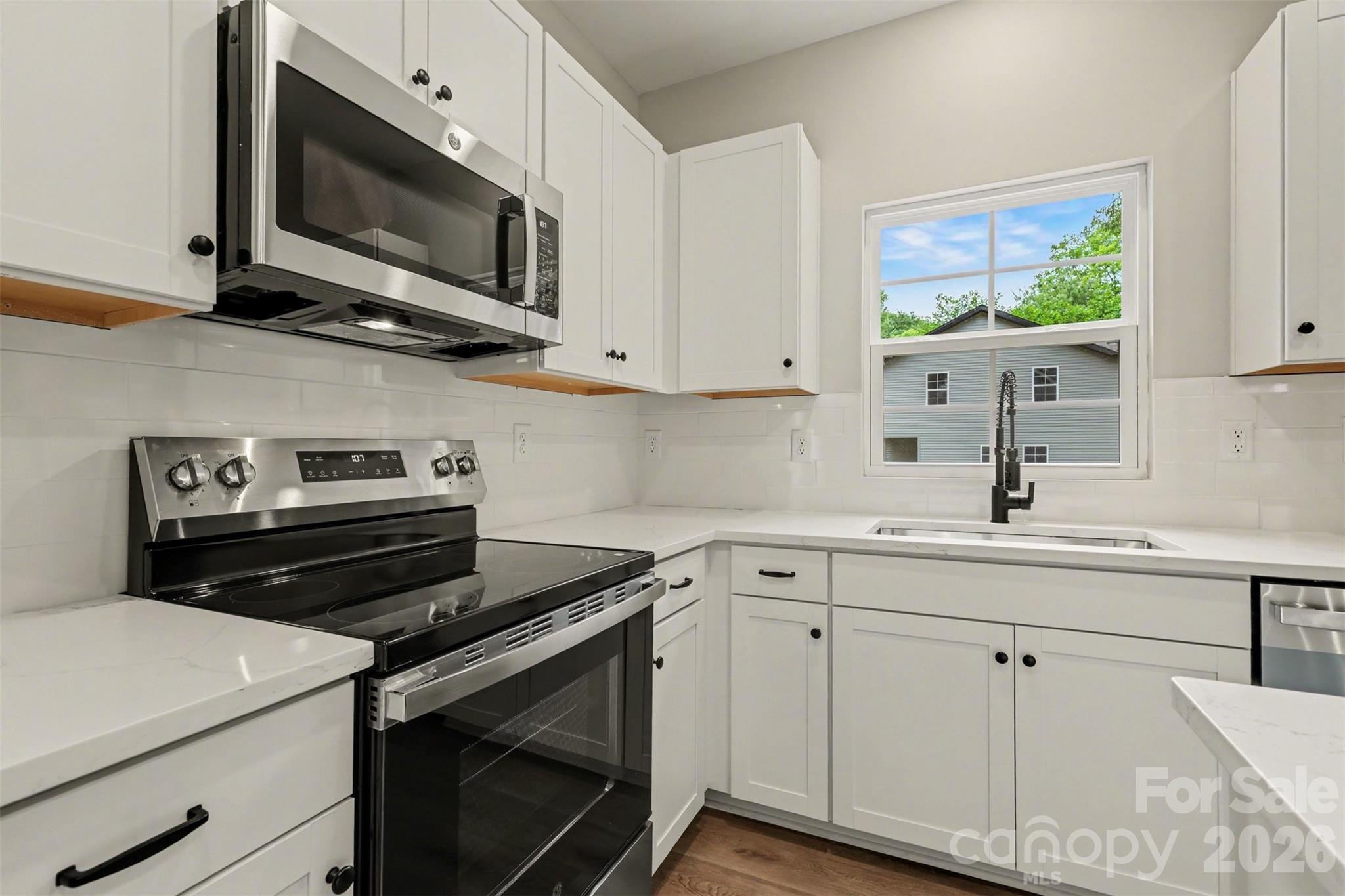112 E Hilltop Drive — Gastonia