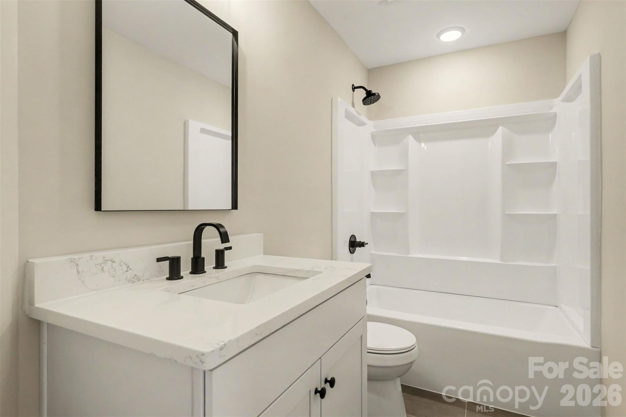 112 E Hilltop Drive — Gastonia