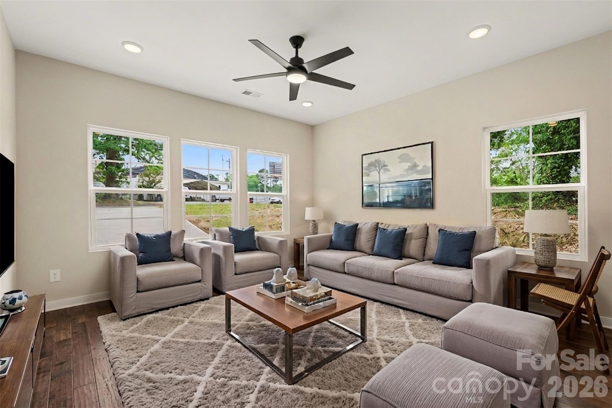 112 E Hilltop Drive — Gastonia