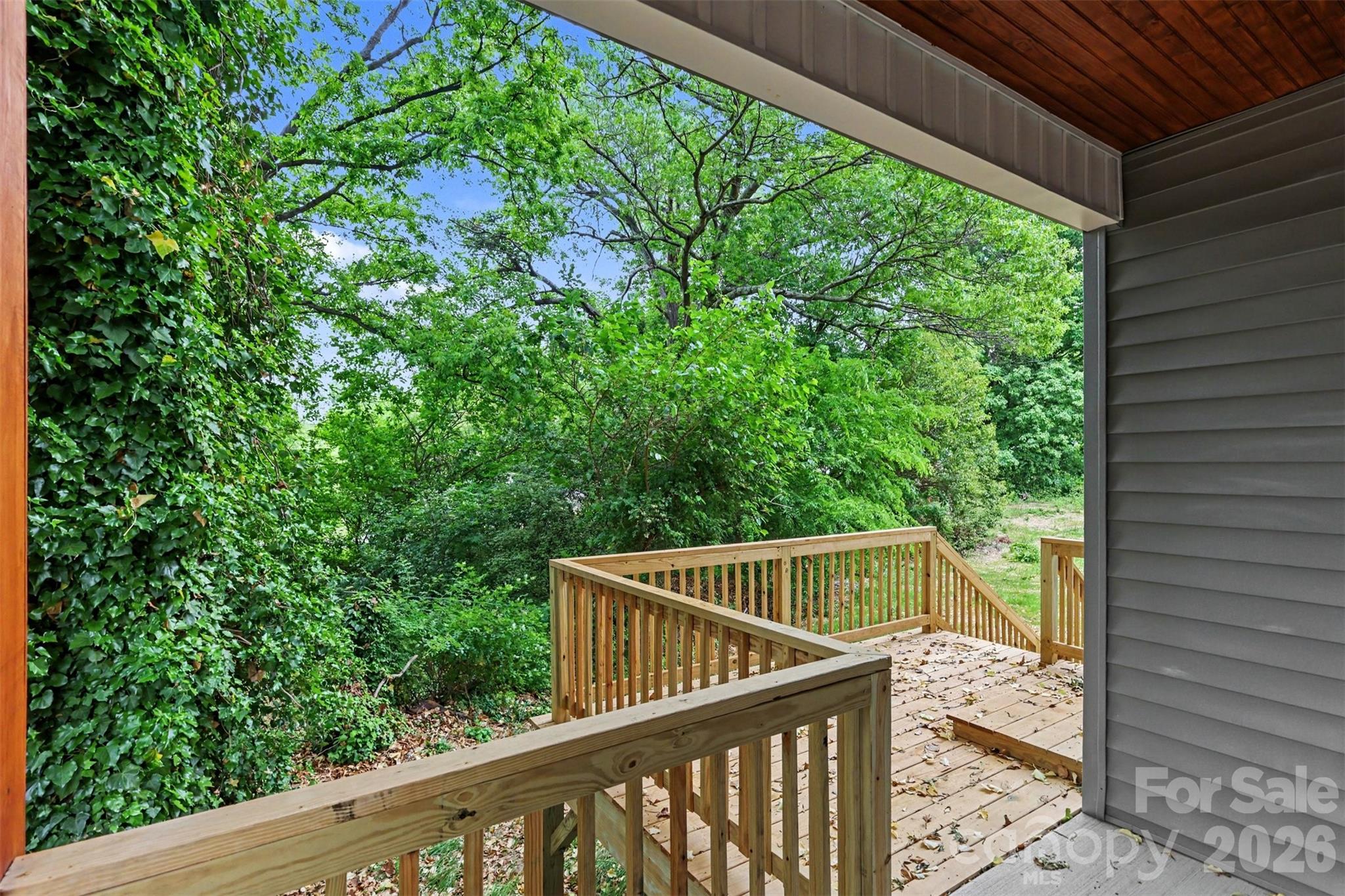 112 E Hilltop Drive — Gastonia