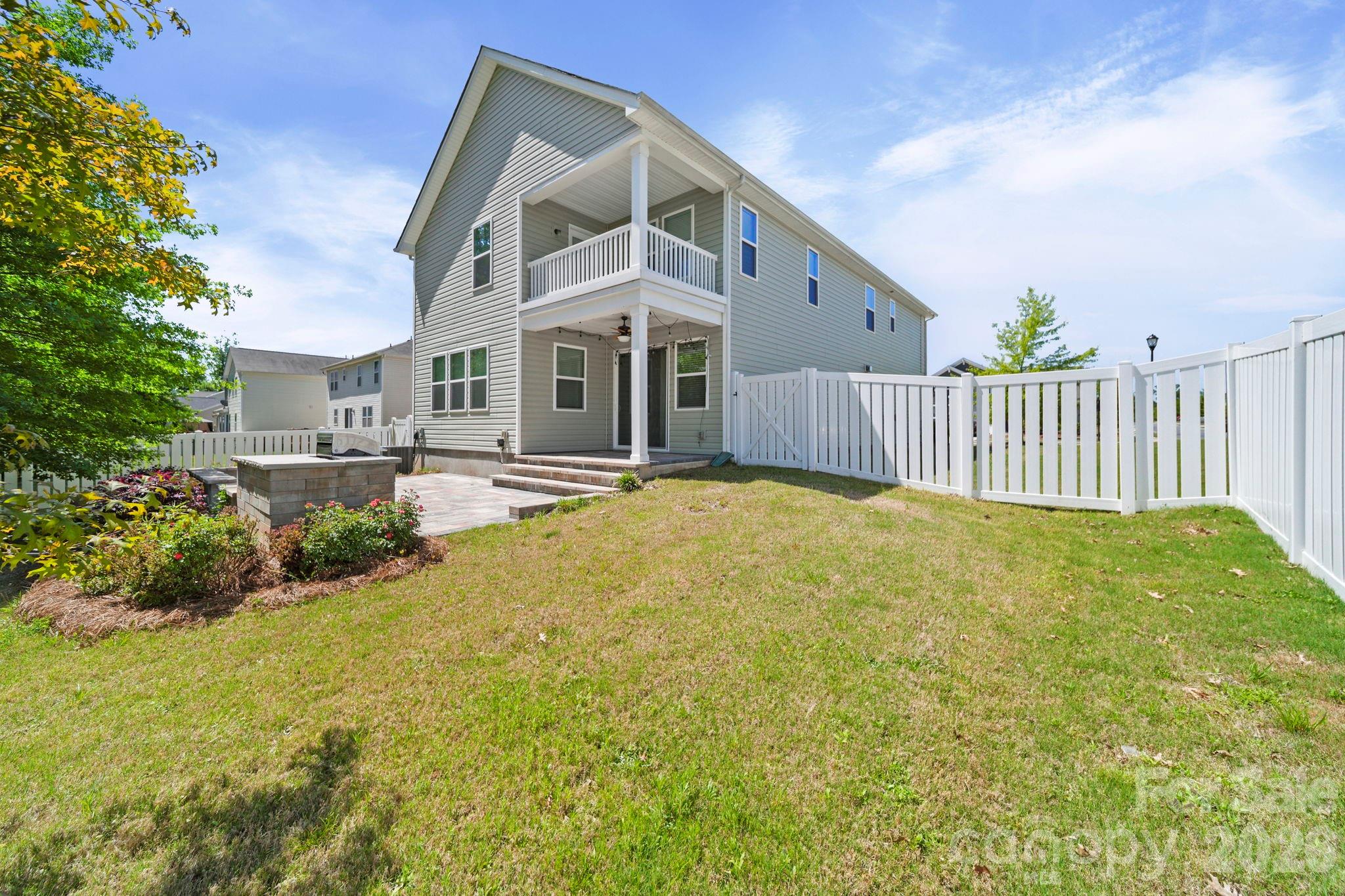 1406 Kings Grove Drive — York