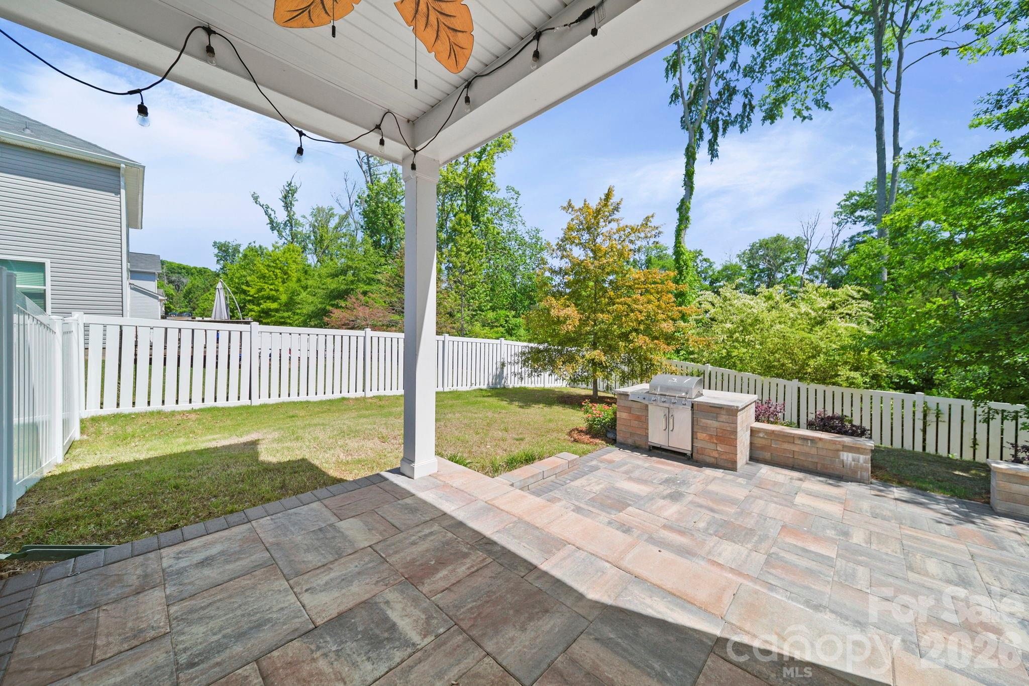 1406 Kings Grove Drive — York