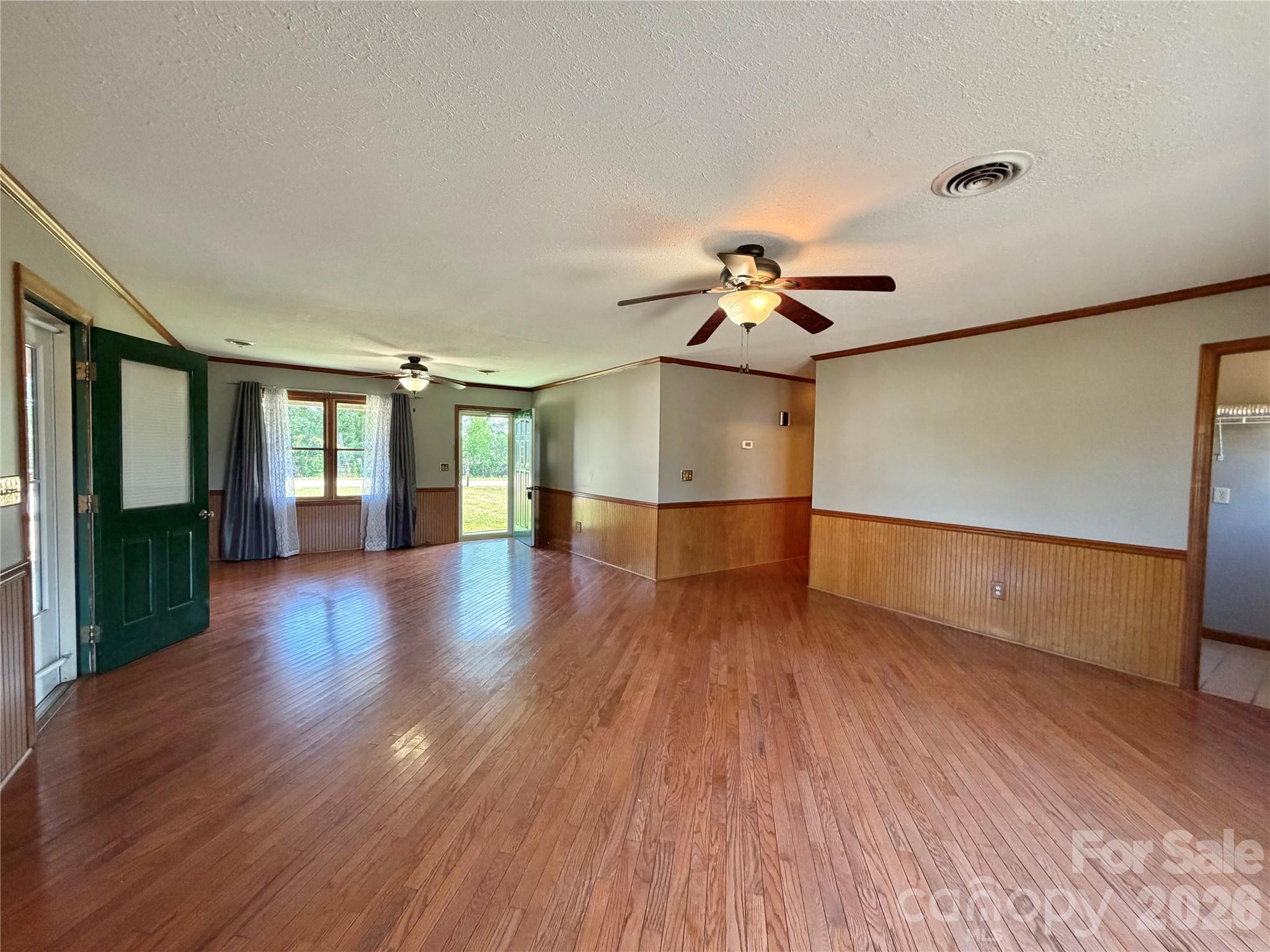 372 Ferry Road — Forest City