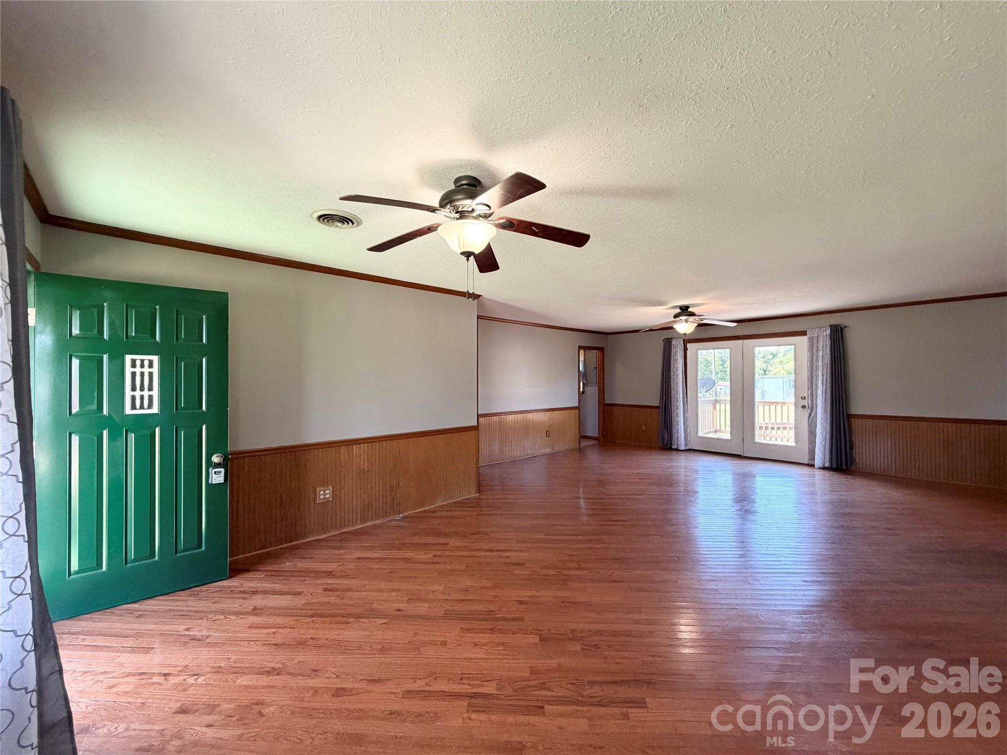 372 Ferry Road — Forest City