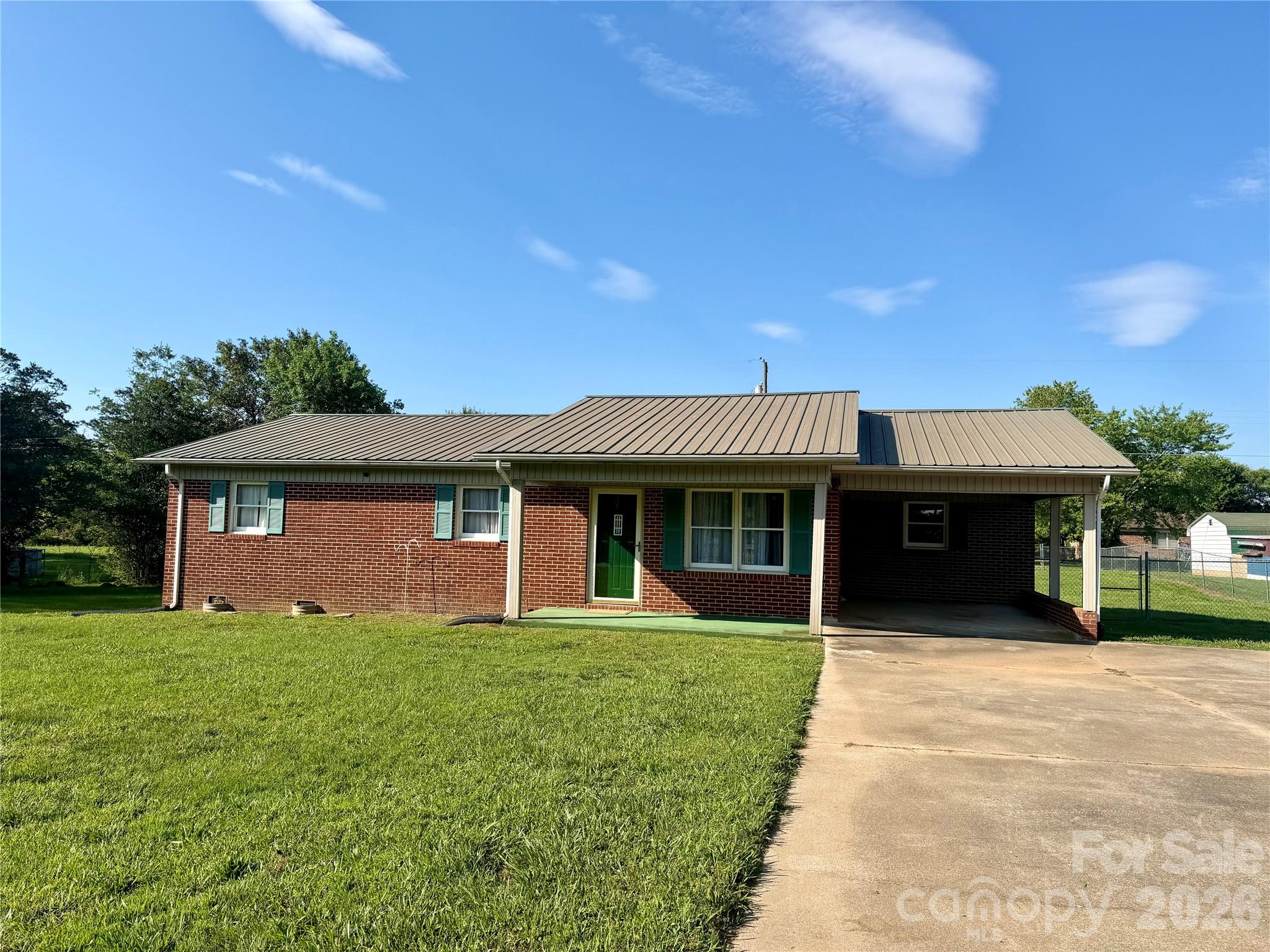 372 Ferry Road — Forest City