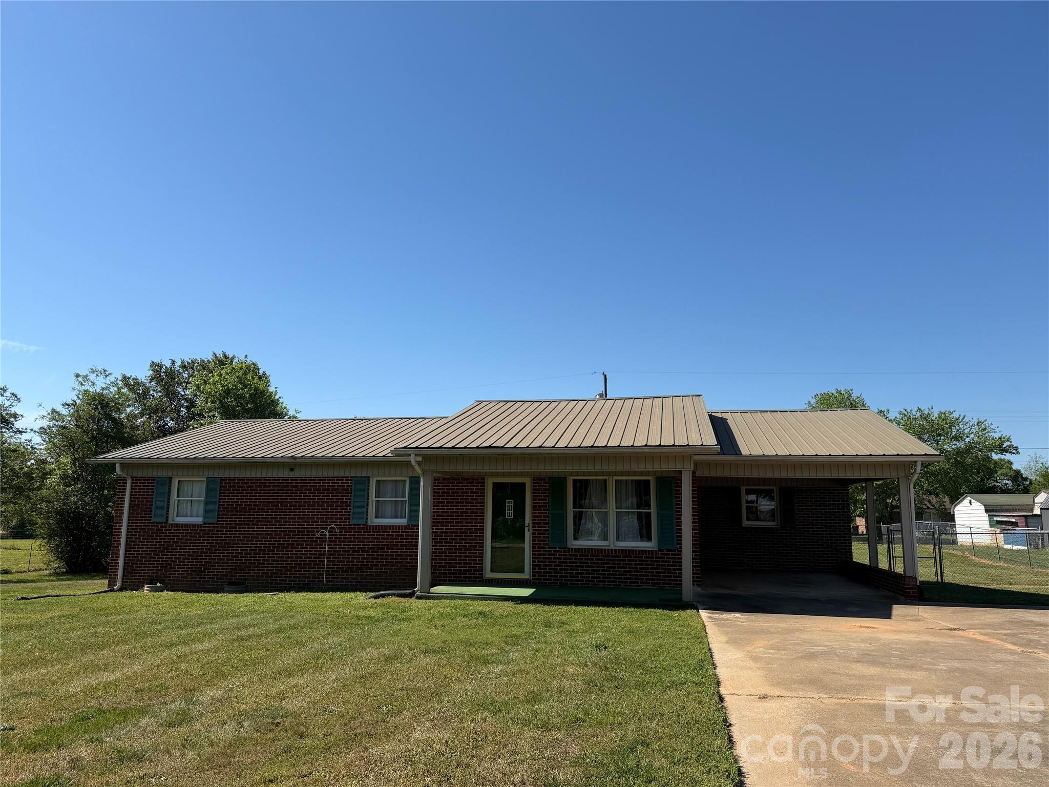 372 Ferry Road — Forest City
