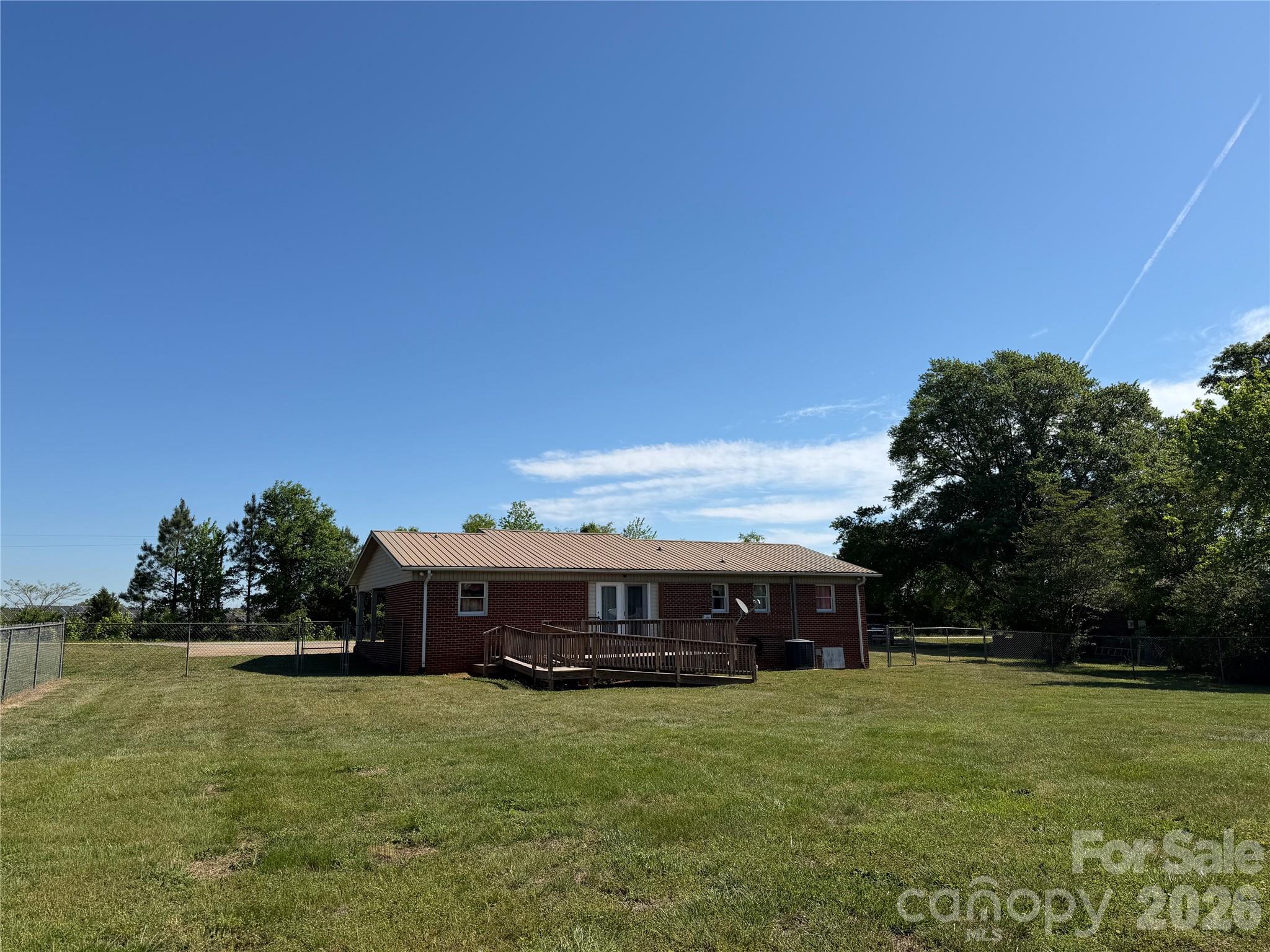 372 Ferry Road — Forest City