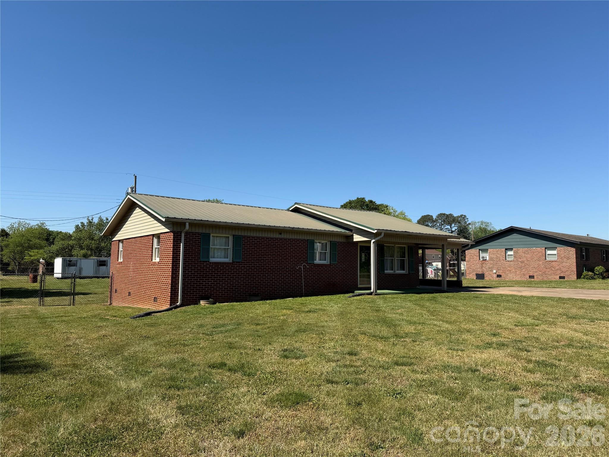 372 Ferry Road — Forest City