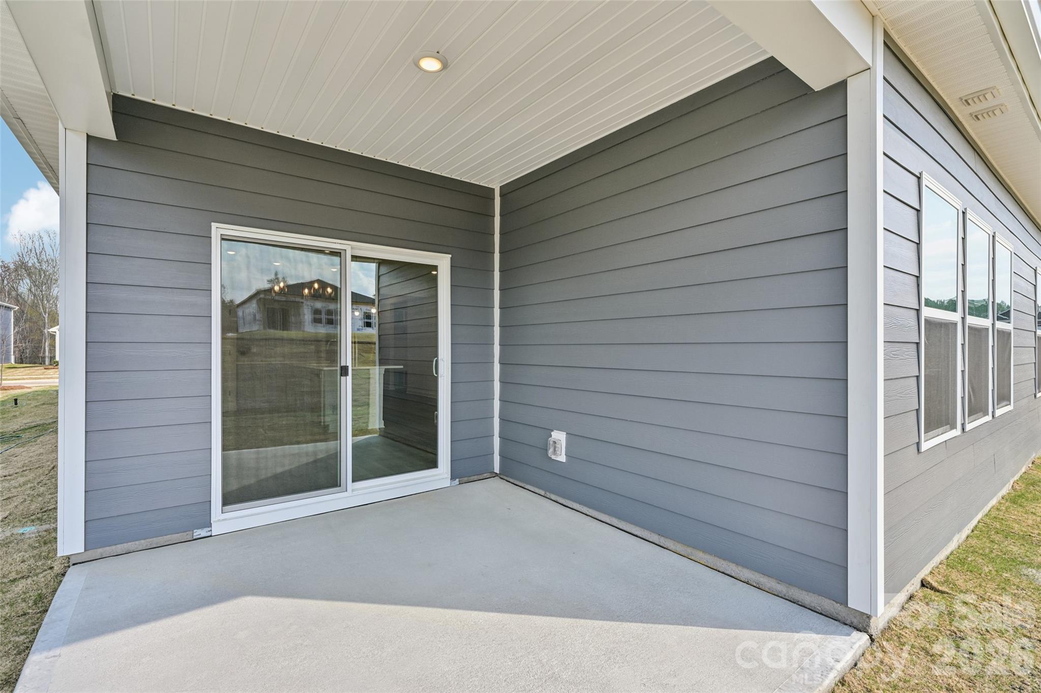 883 Santina Avenue — York