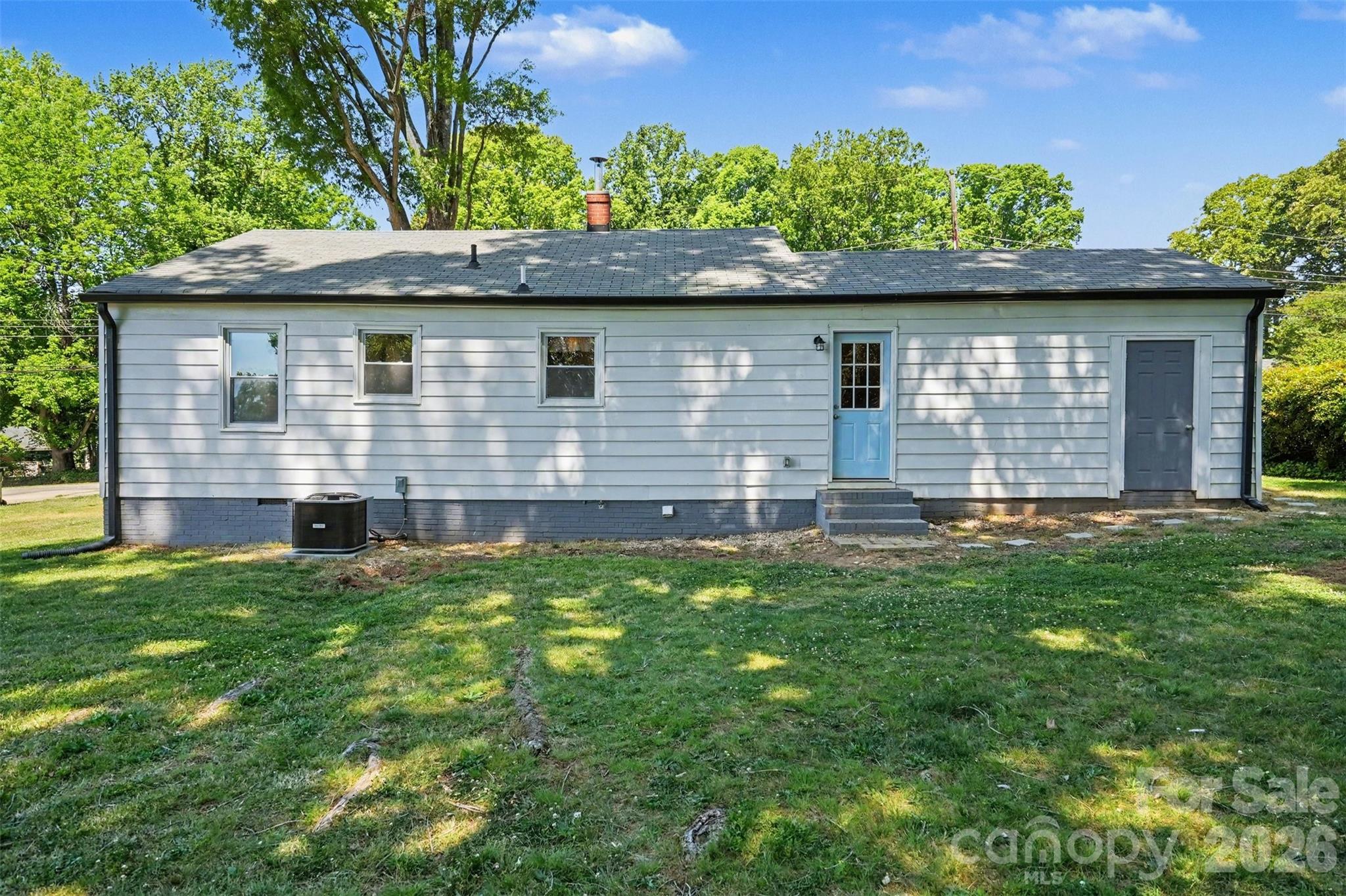 204 N Oak Street — Lowell