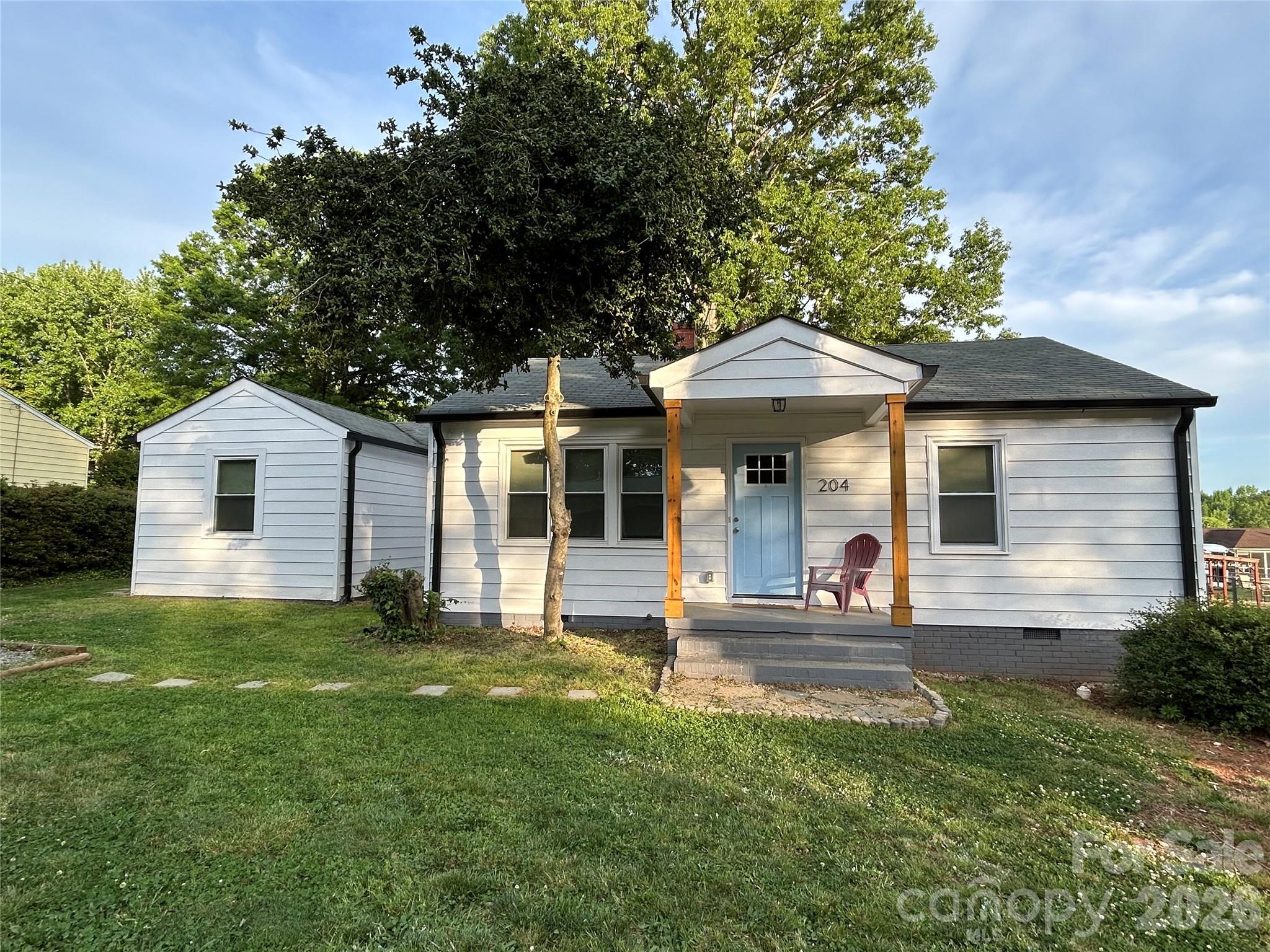 204 N Oak Street — Lowell