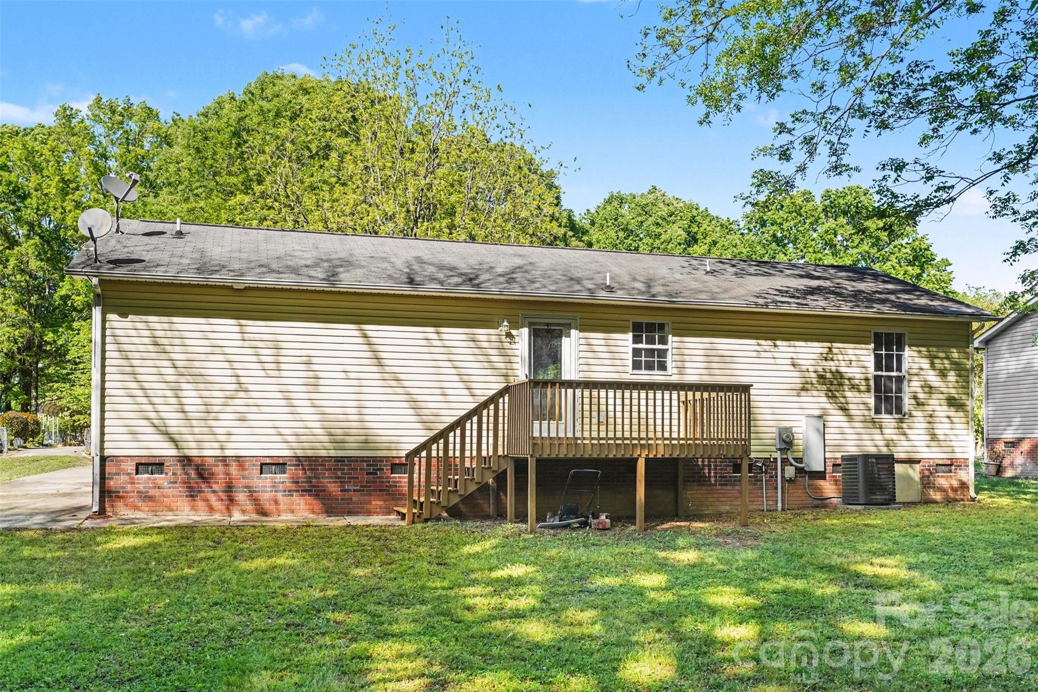 112 Ridgewood Drive — York