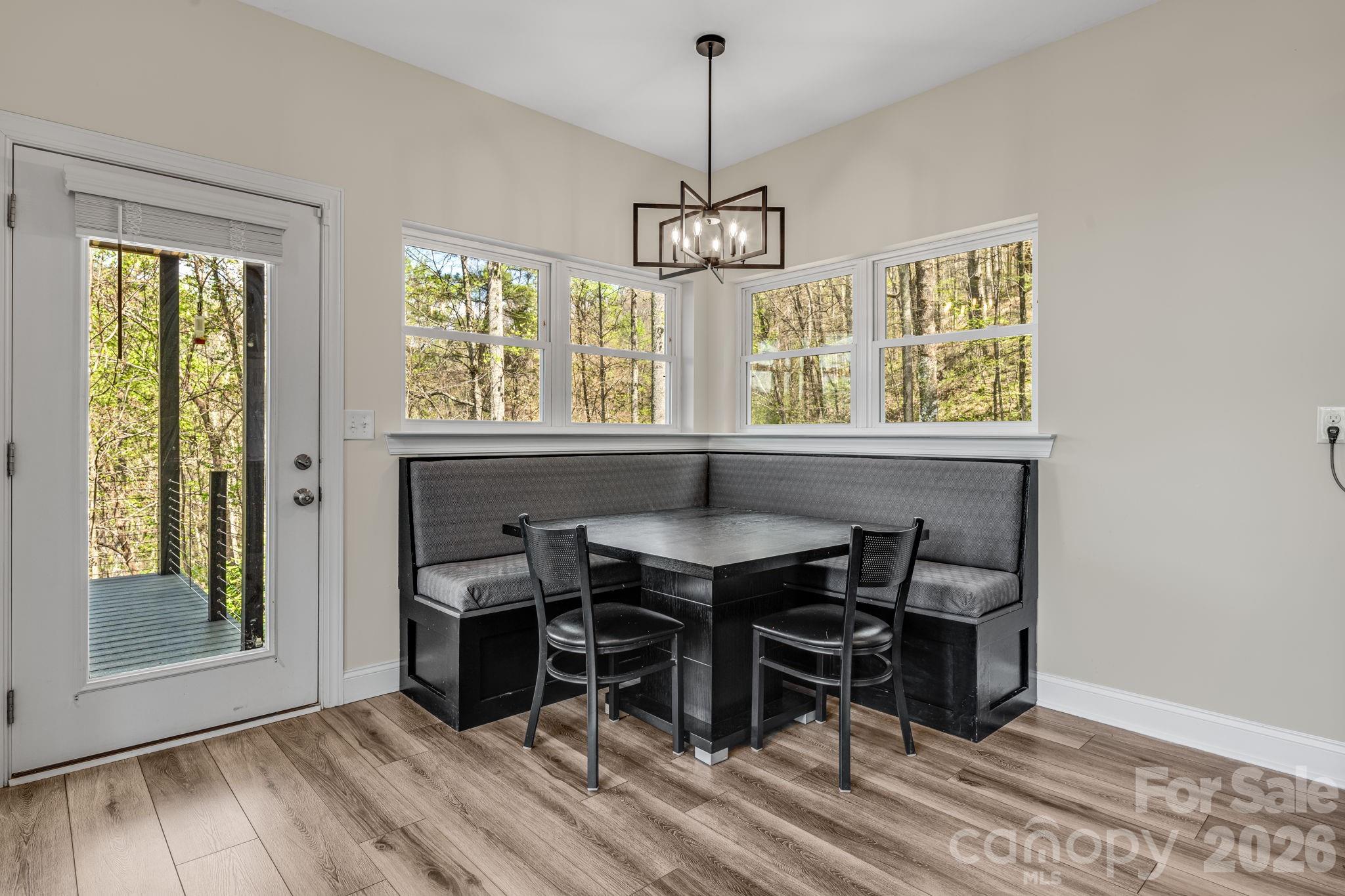 35 Chesten Mountain Drive — Asheville