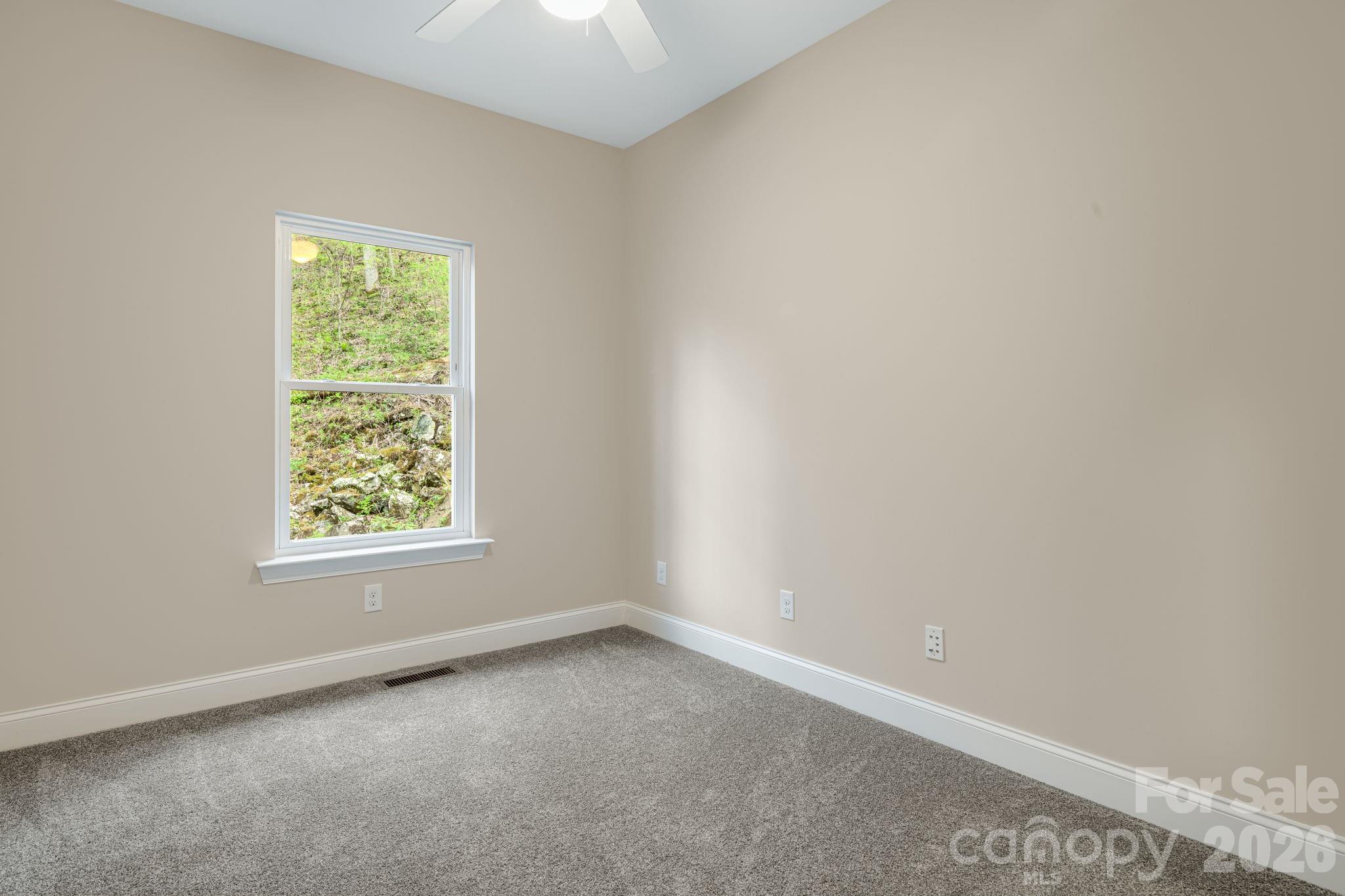 35 Chesten Mountain Drive — Asheville