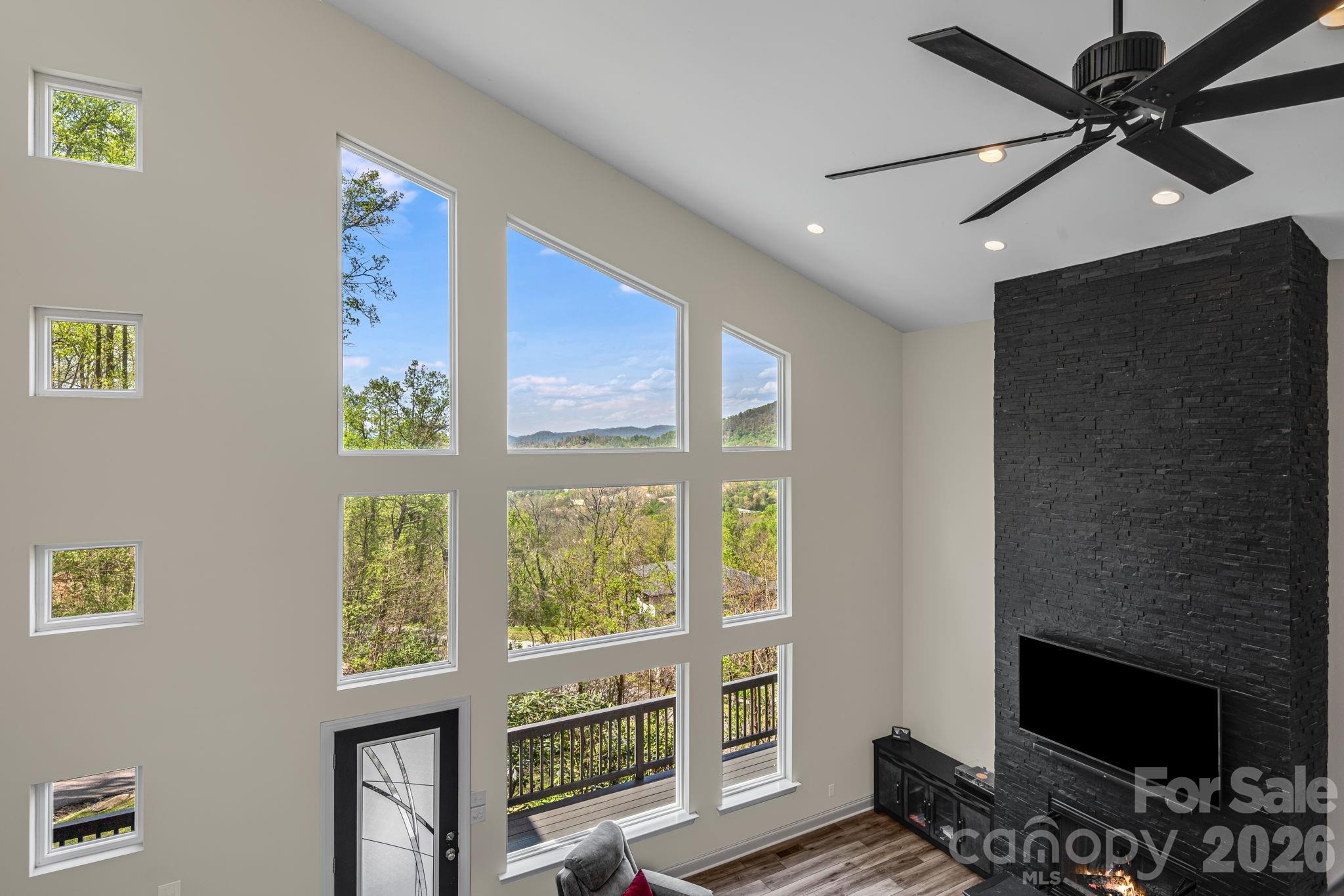 35 Chesten Mountain Drive — Asheville