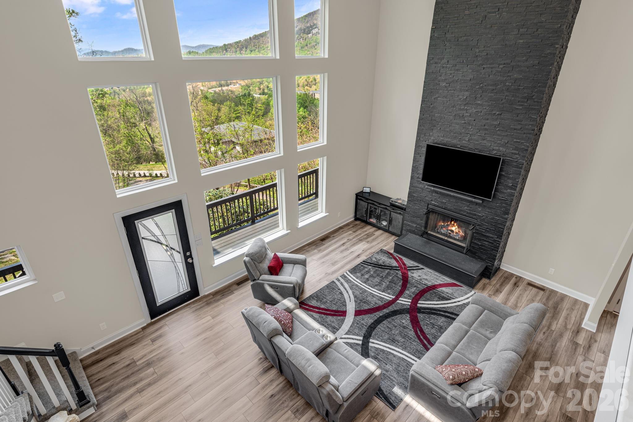 35 Chesten Mountain Drive — Asheville