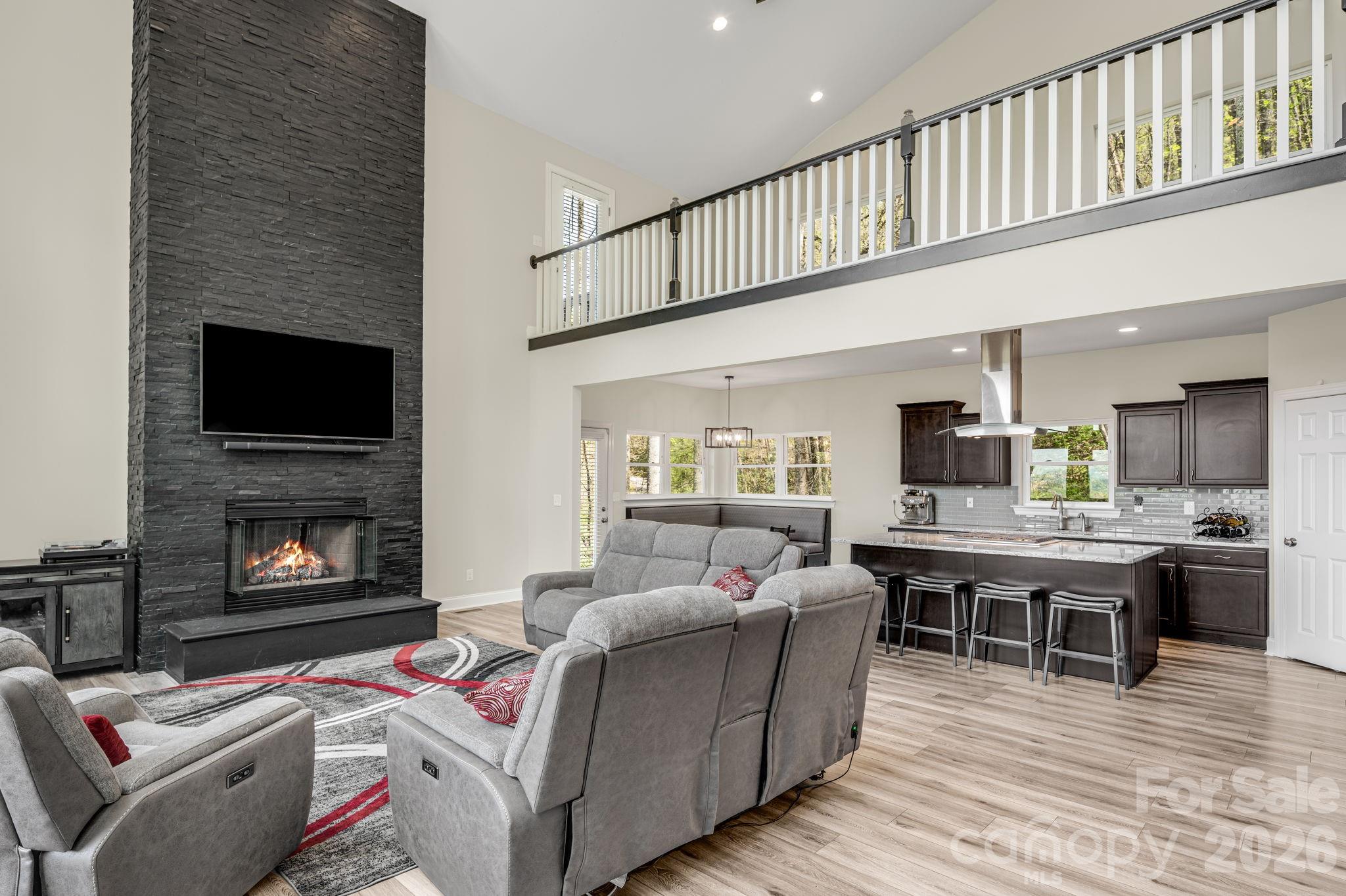 35 Chesten Mountain Drive — Asheville