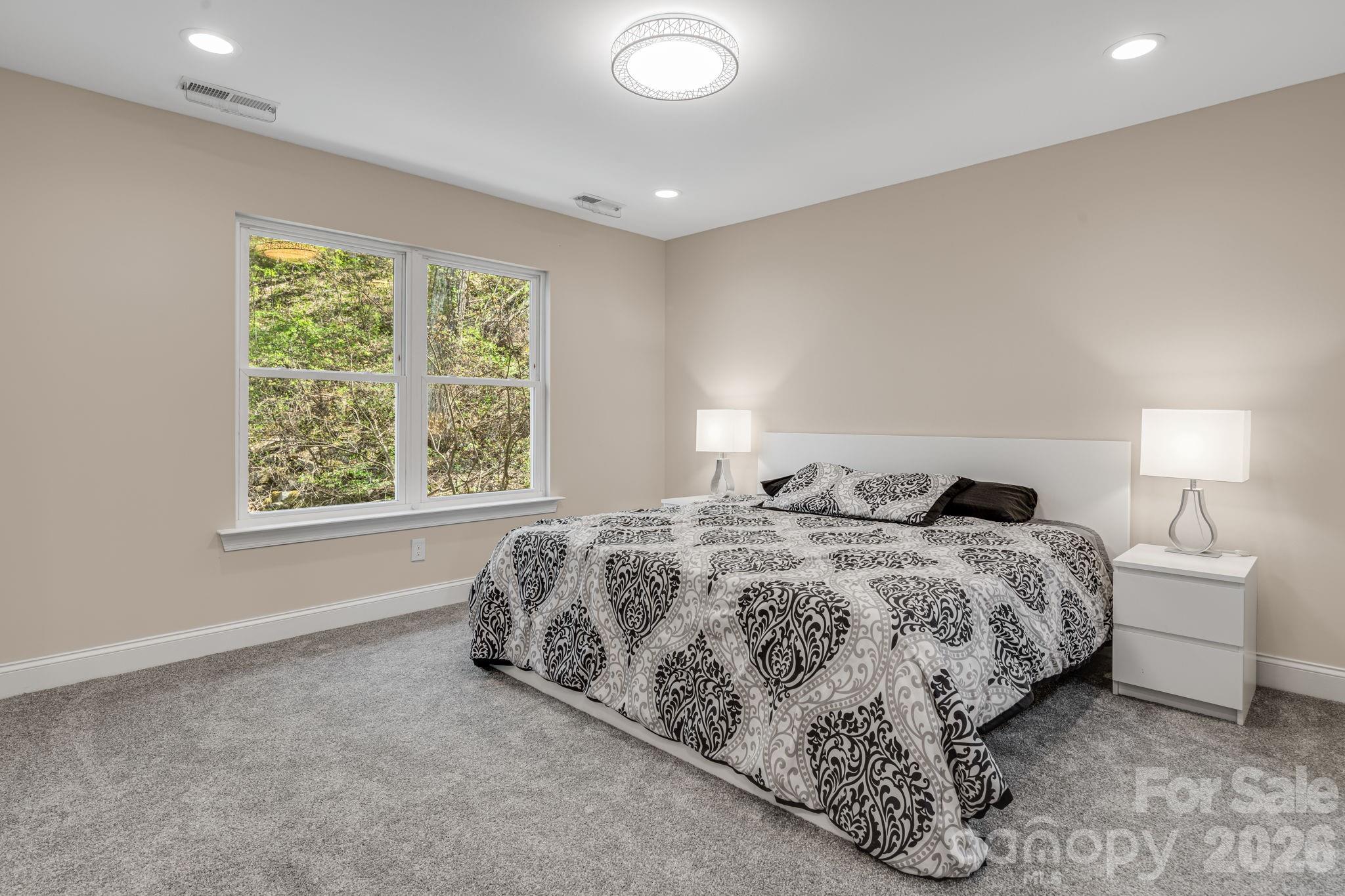 35 Chesten Mountain Drive — Asheville
