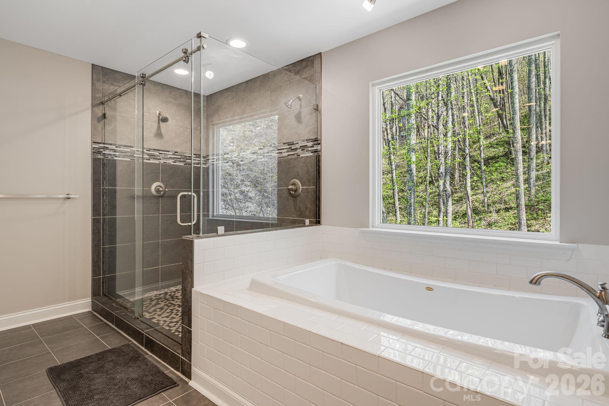 35 Chesten Mountain Drive — Asheville