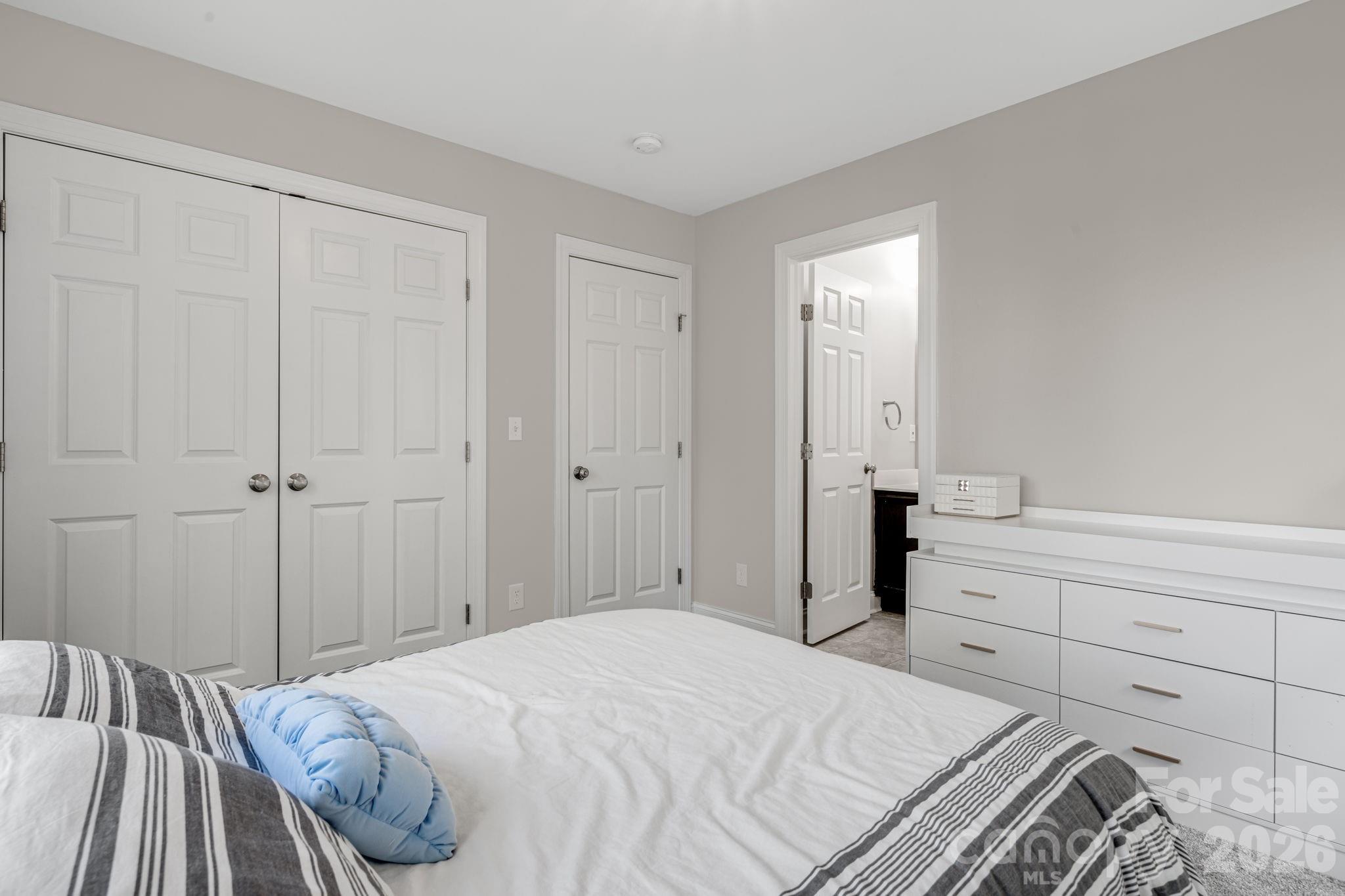 35 Chesten Mountain Drive — Asheville