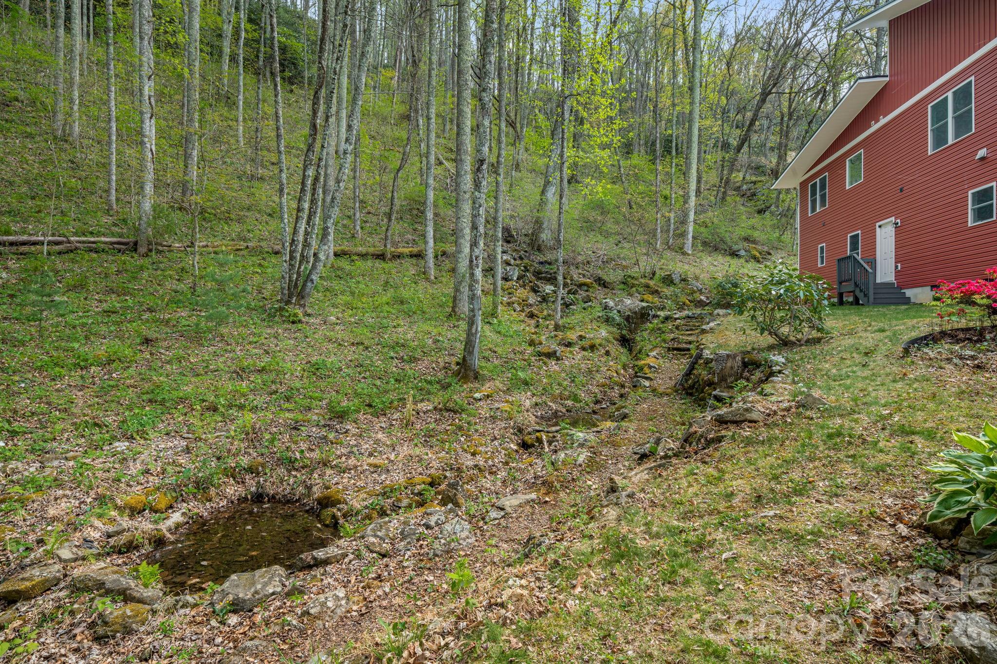 35 Chesten Mountain Drive — Asheville