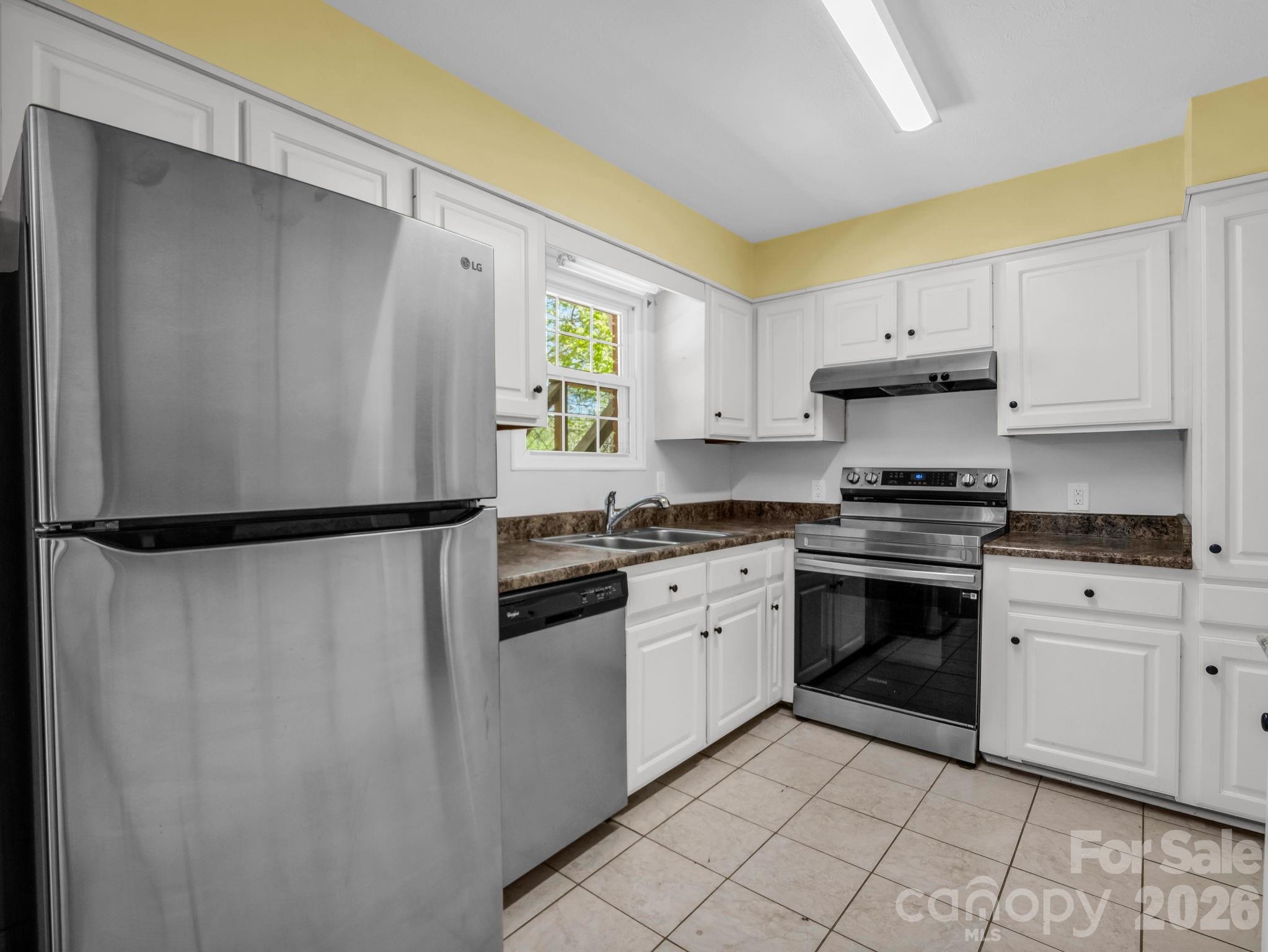 31 Firefly Lane — Saluda