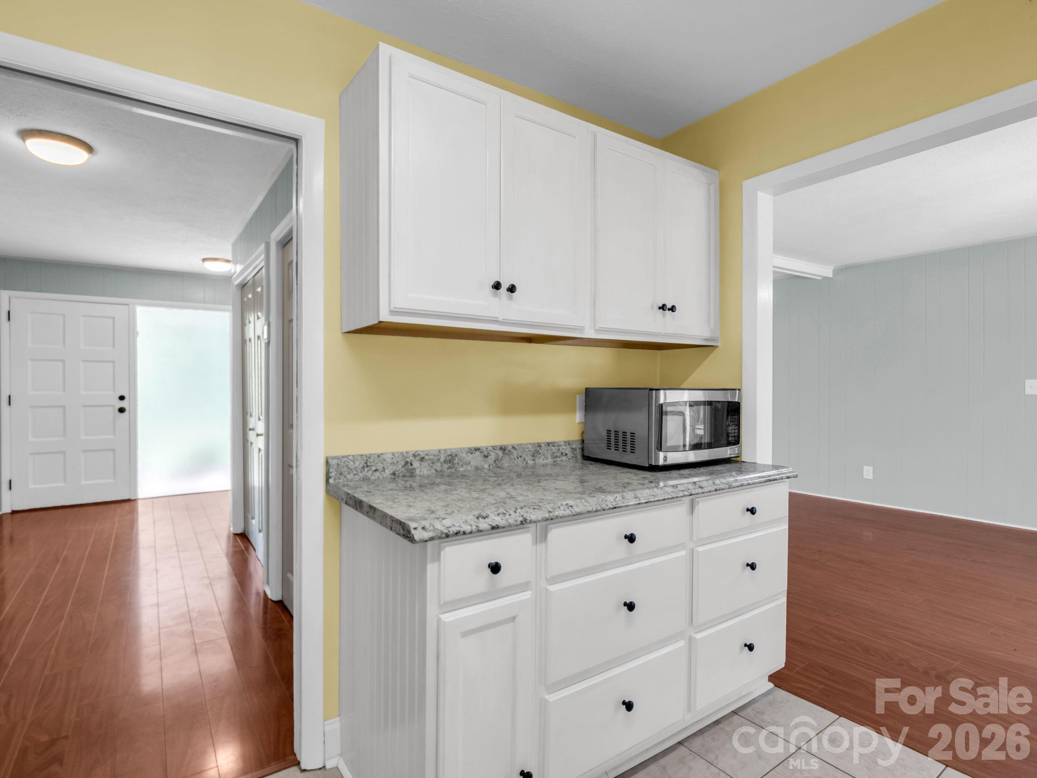 31 Firefly Lane — Saluda