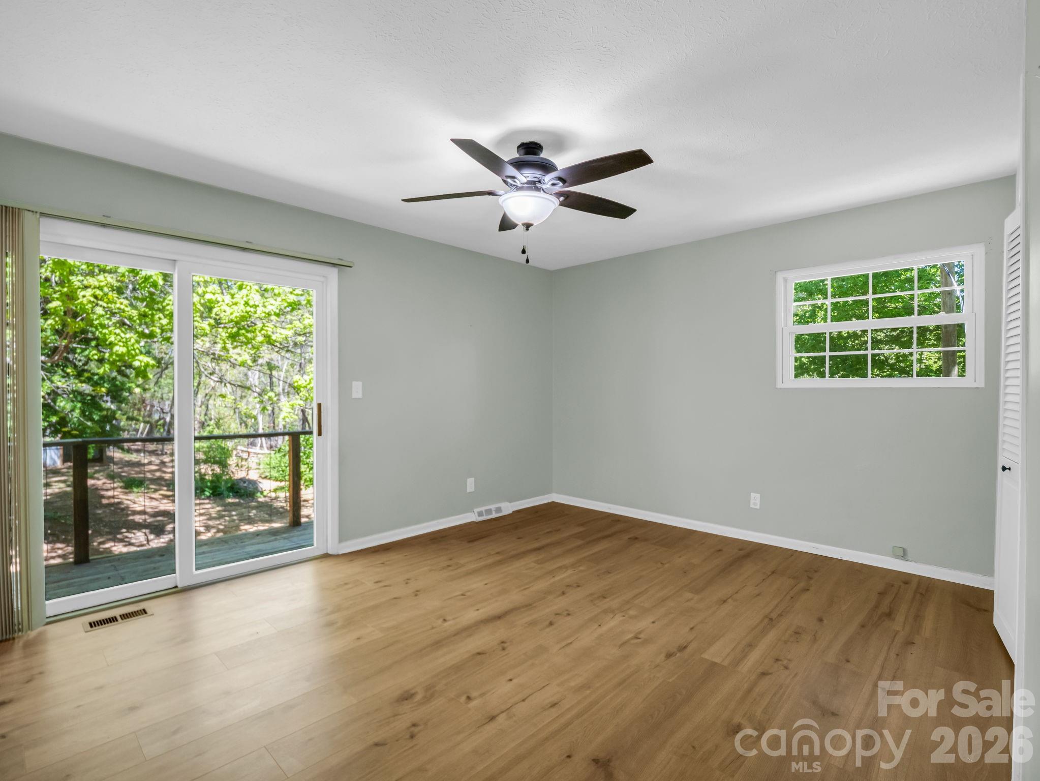 31 Firefly Lane — Saluda