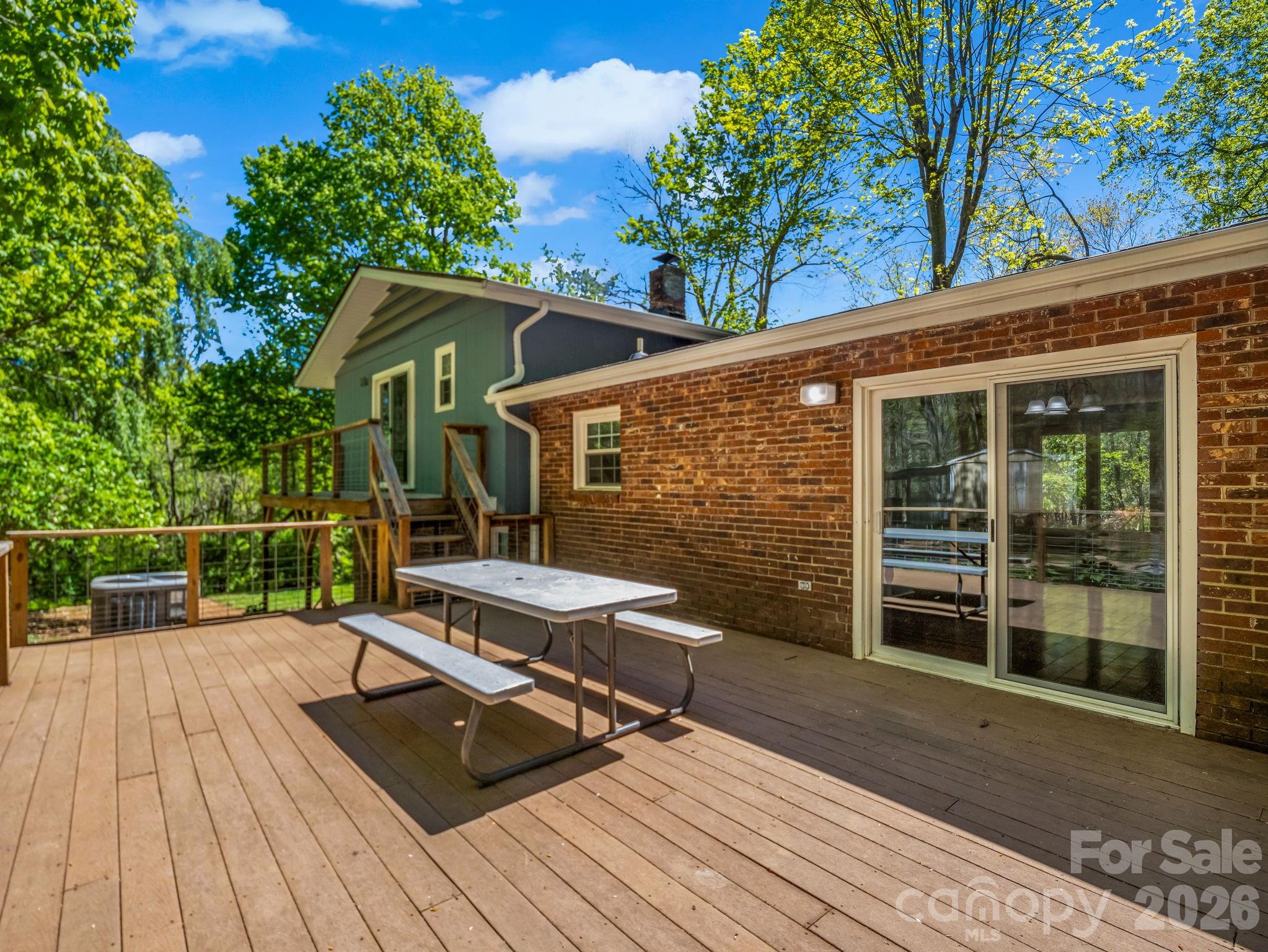 31 Firefly Lane — Saluda