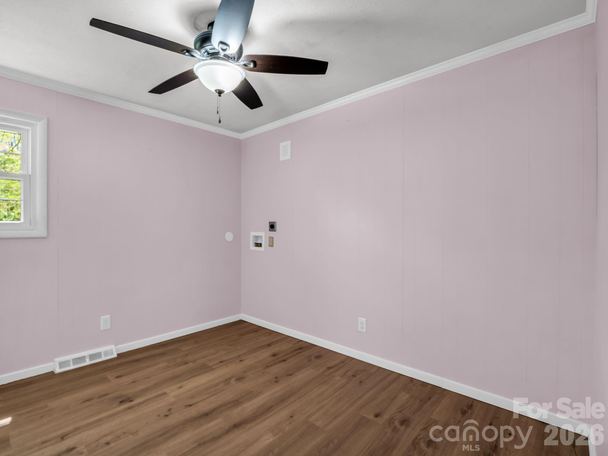 31 Firefly Lane — Saluda