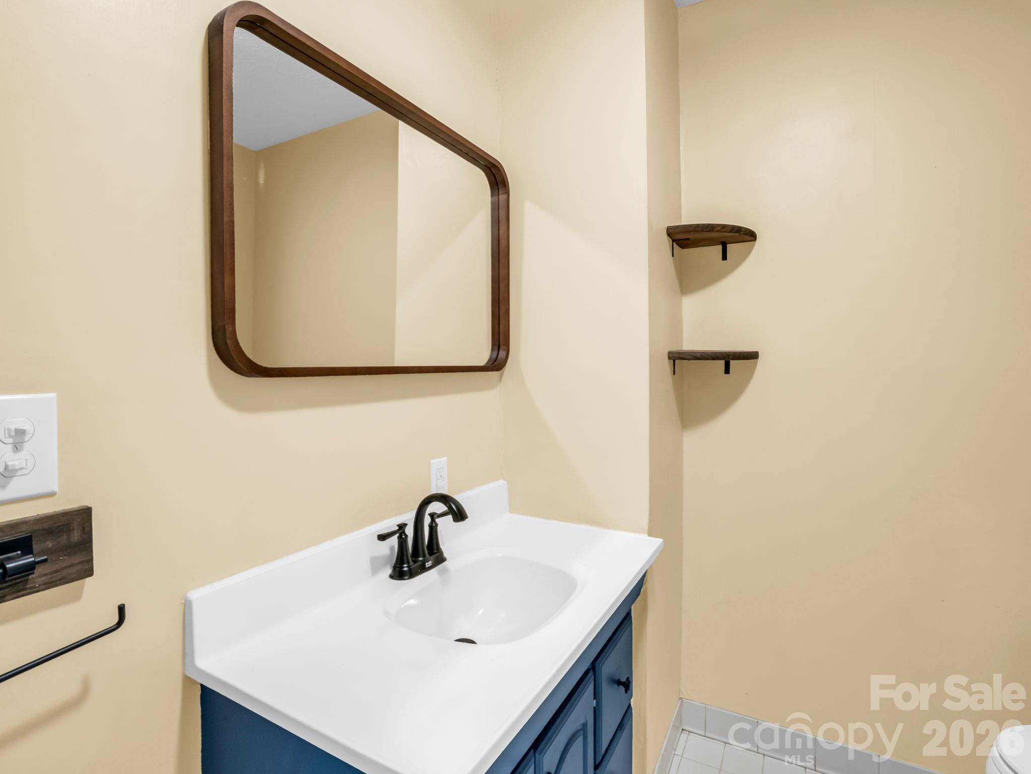 31 Firefly Lane — Saluda