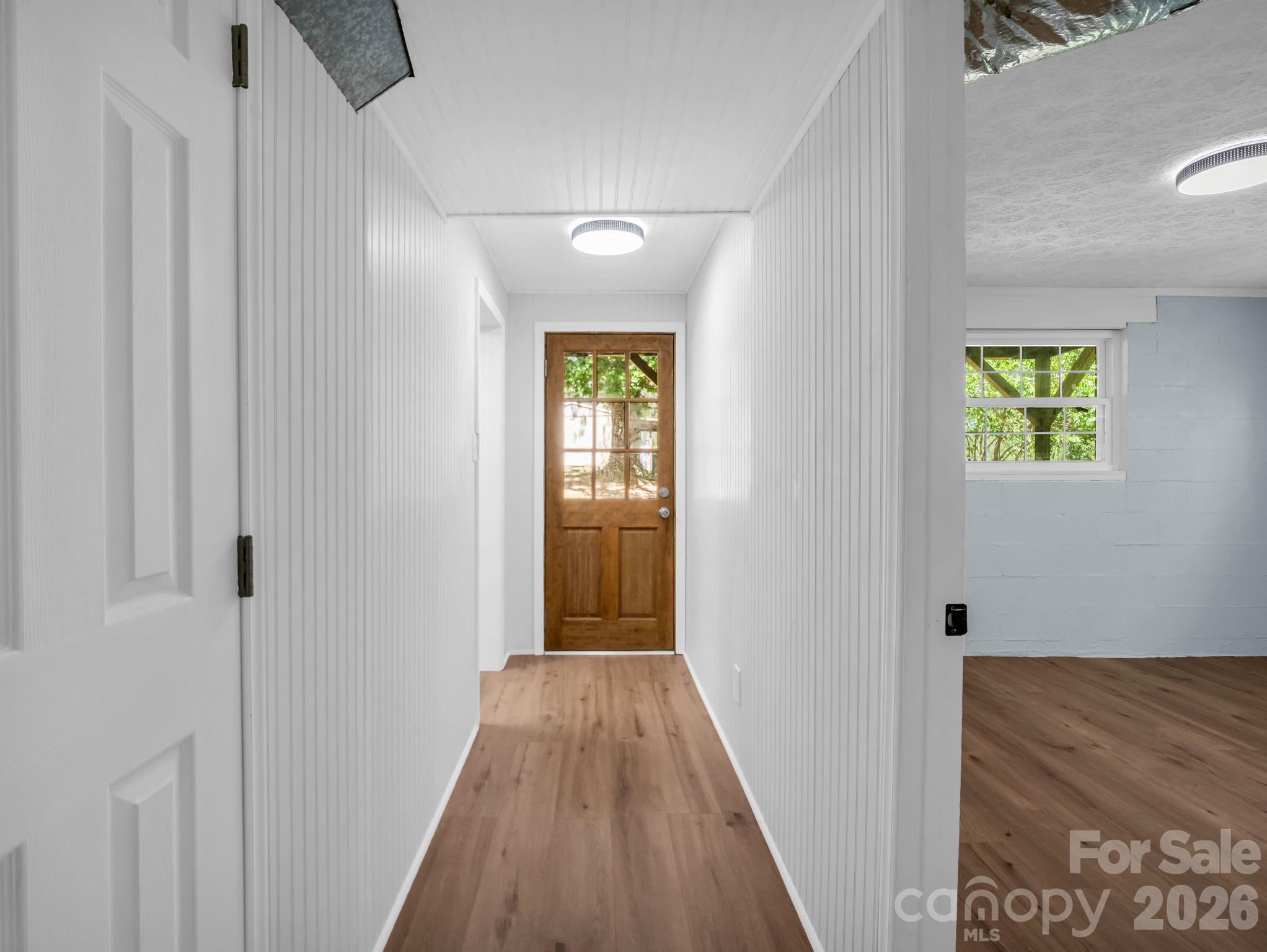 31 Firefly Lane — Saluda