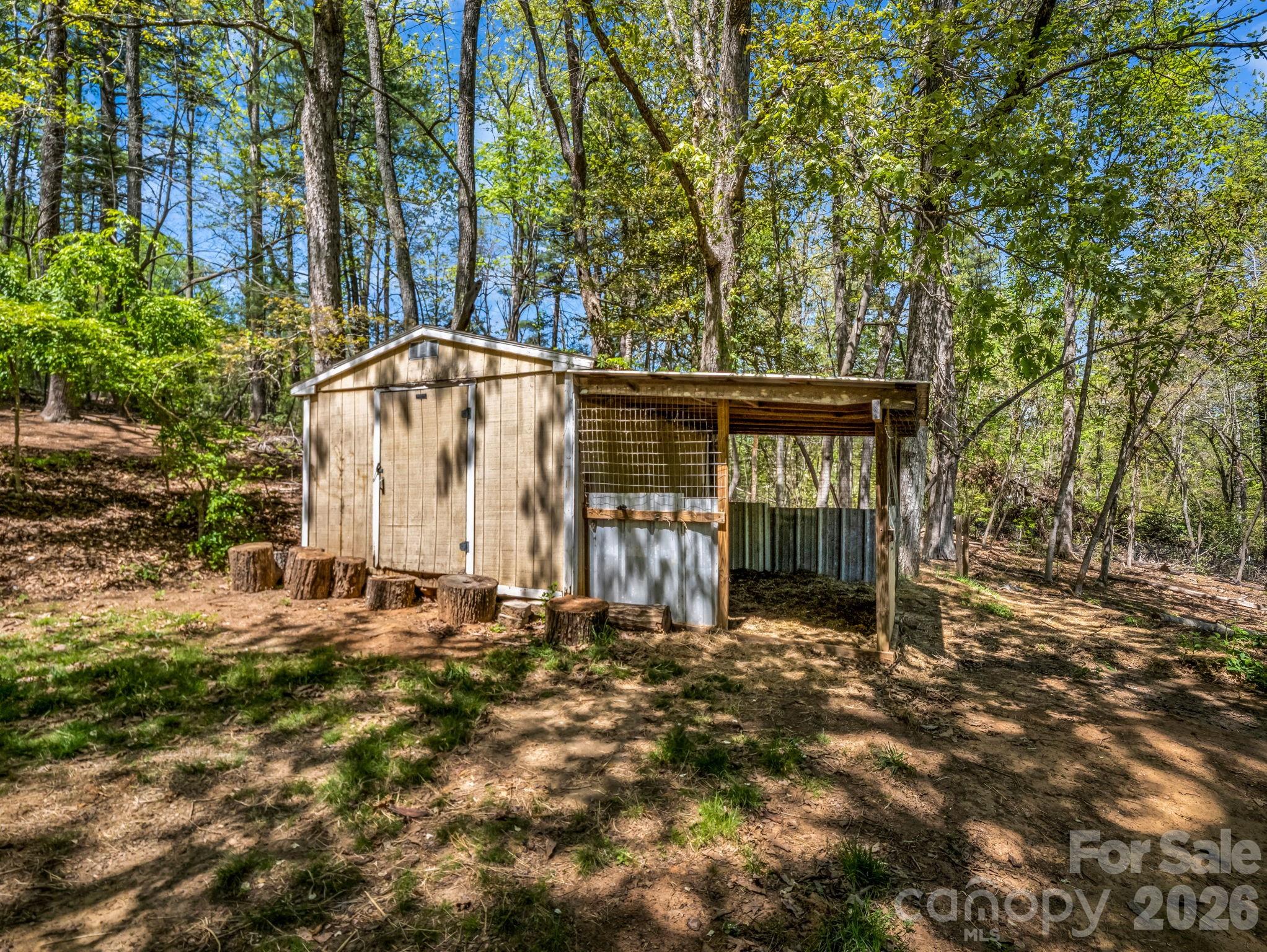 31 Firefly Lane — Saluda