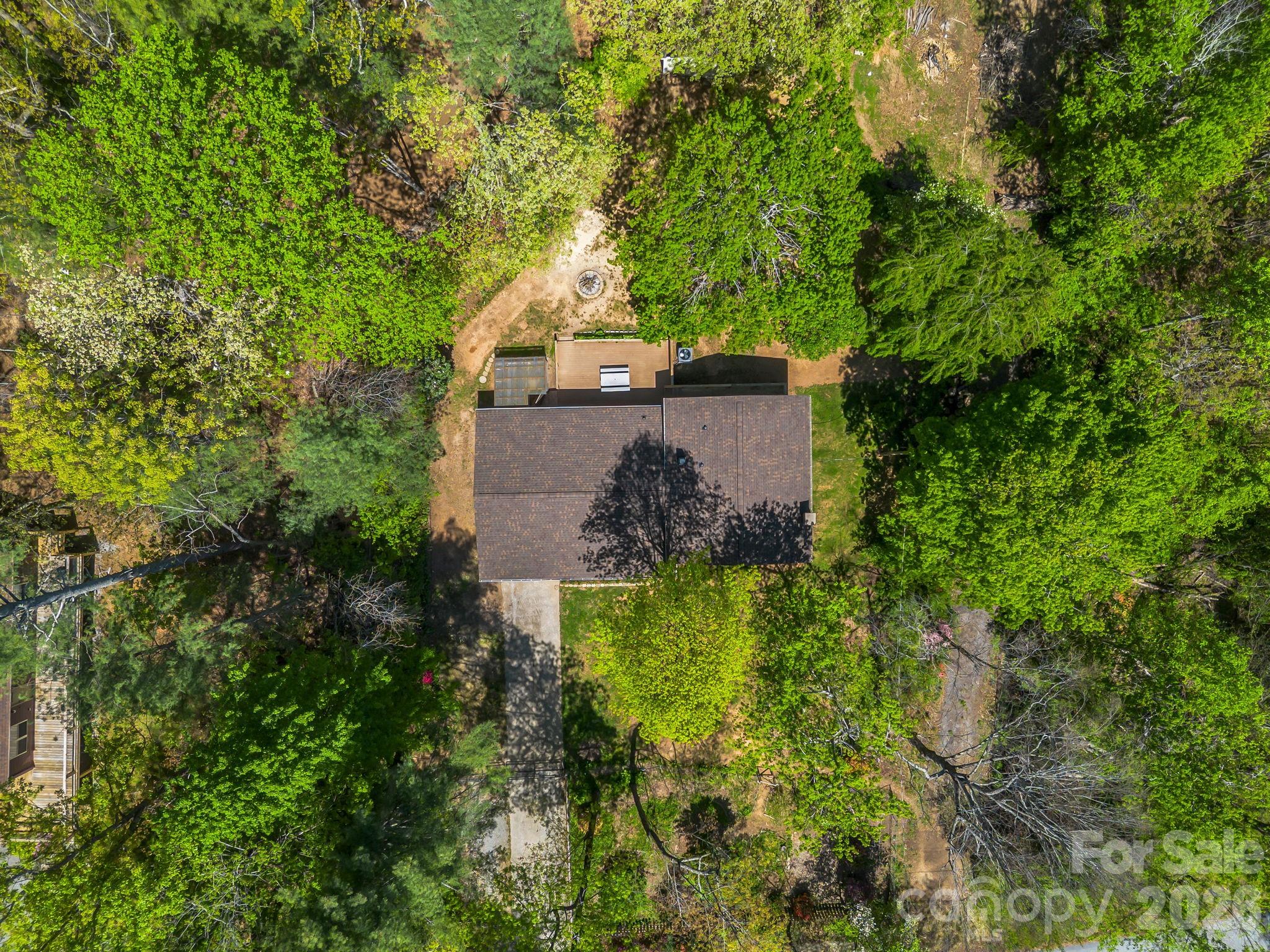 31 Firefly Lane — Saluda
