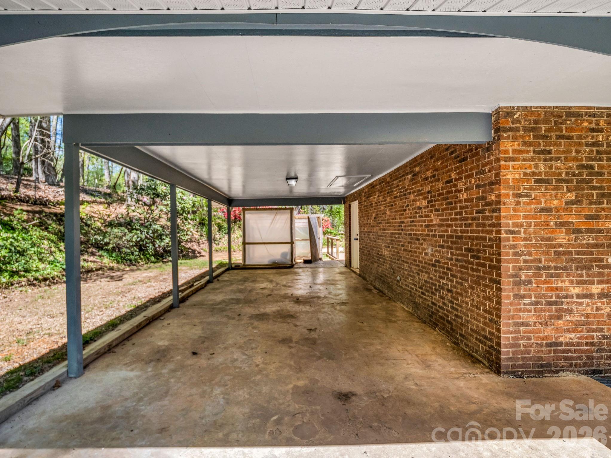 31 Firefly Lane — Saluda