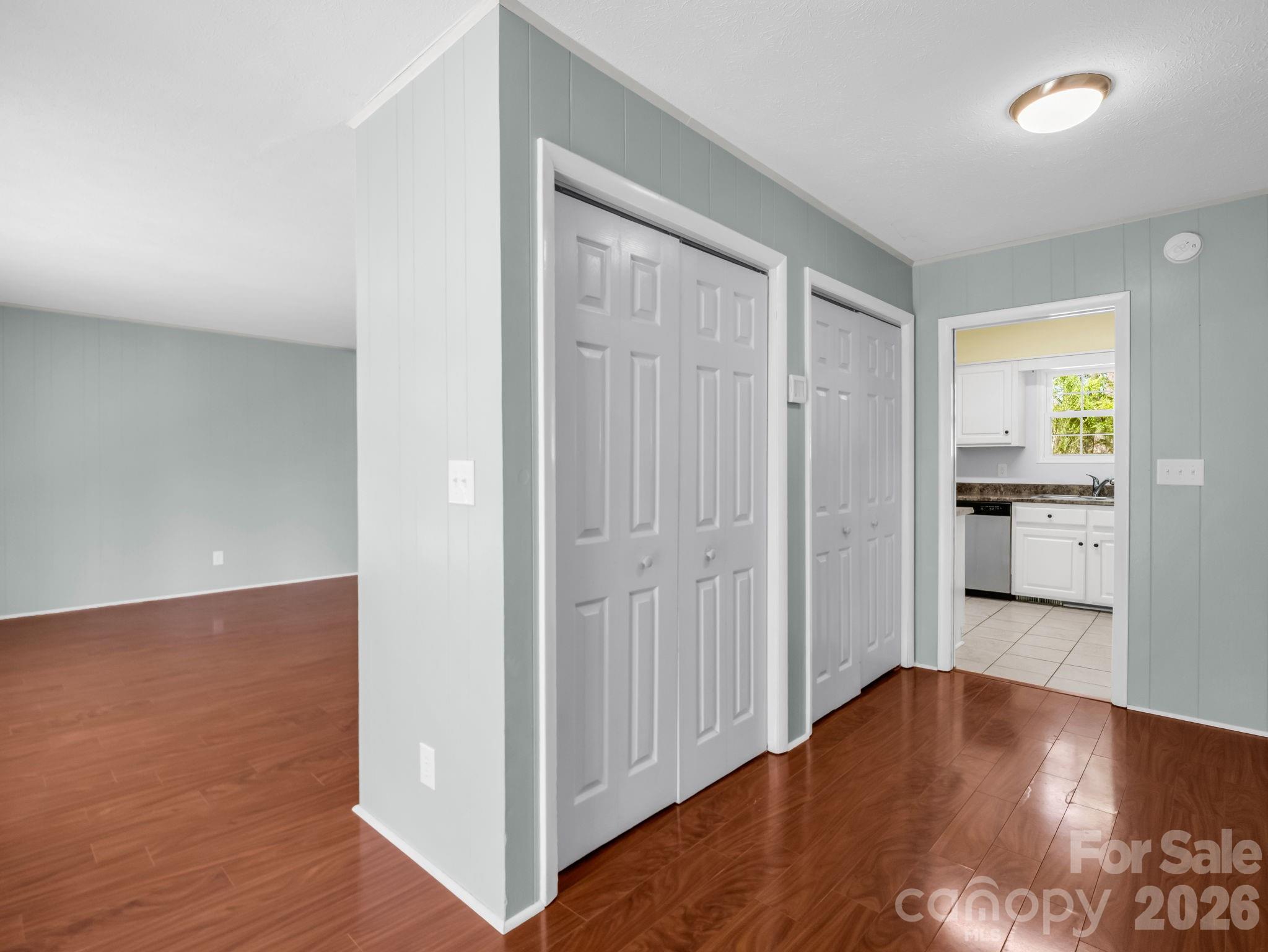 31 Firefly Lane — Saluda