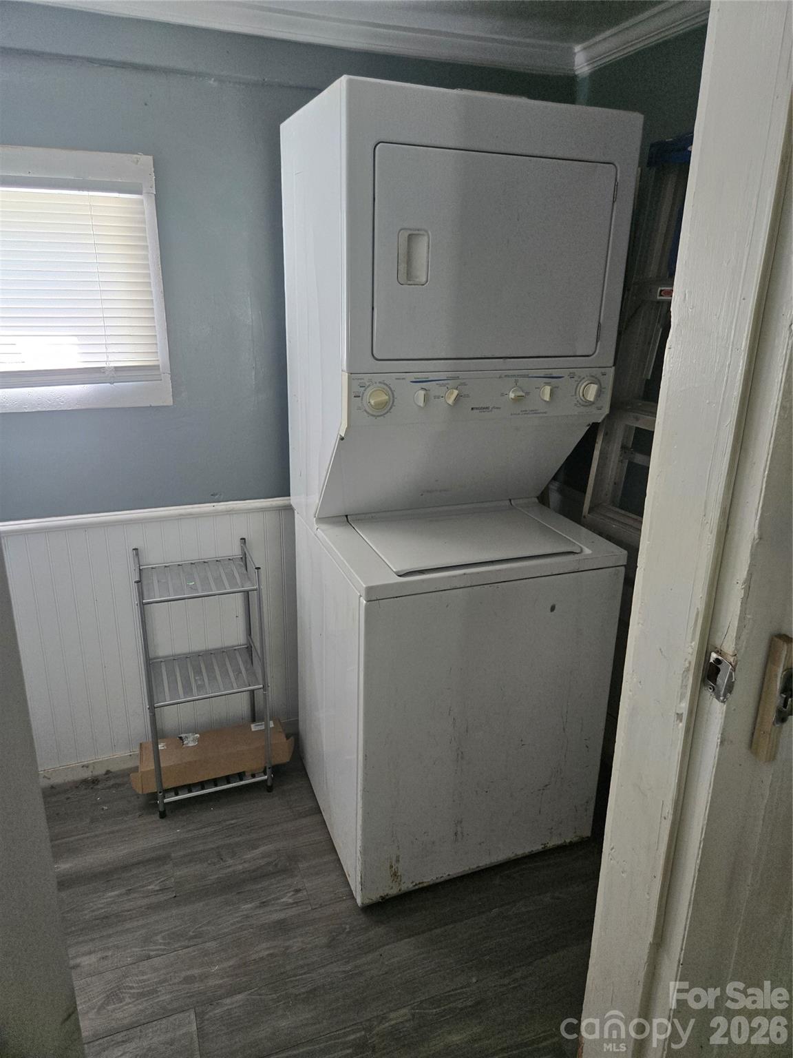 207 S Caldwell Avenue — Newton