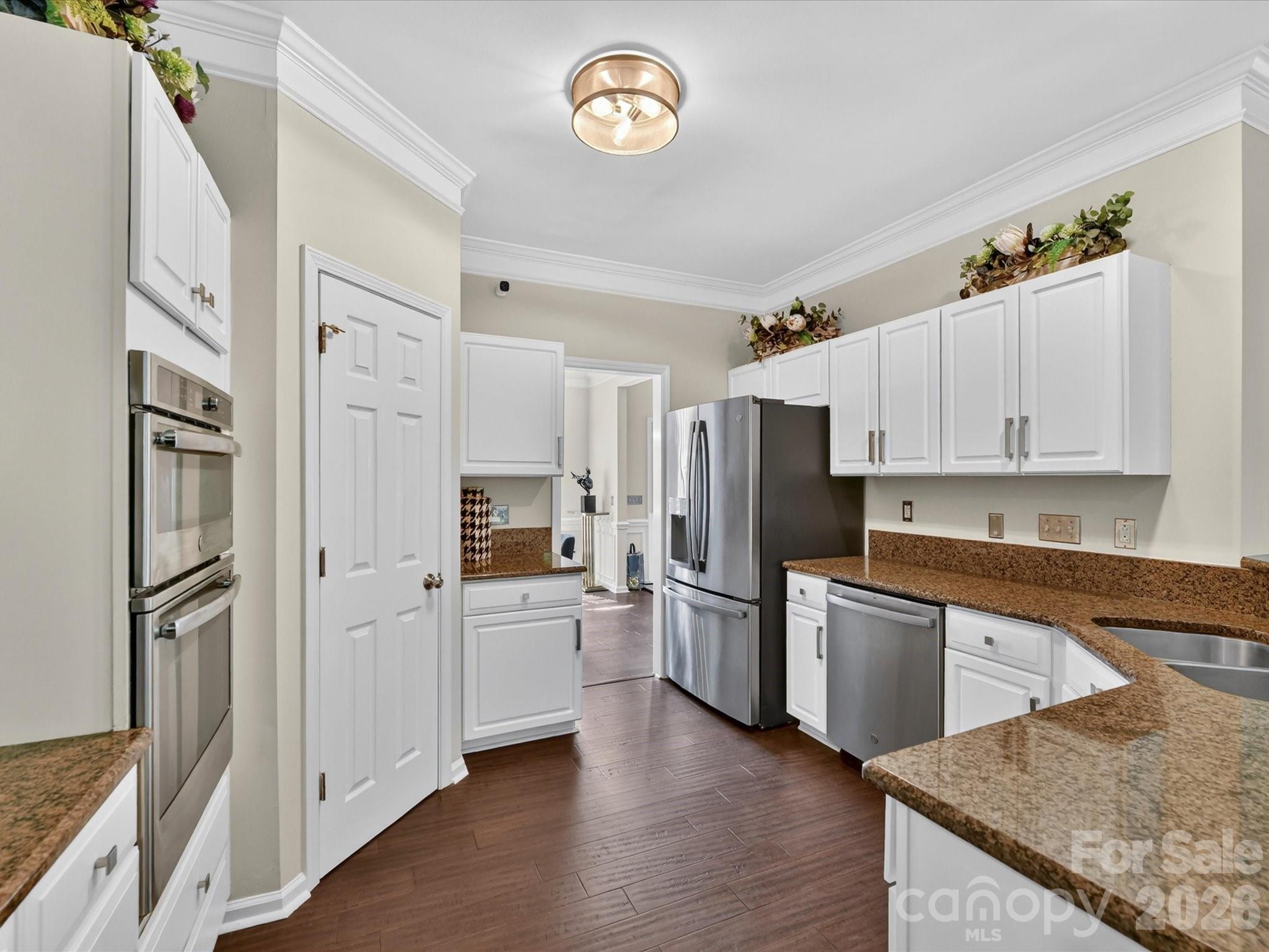 7219 Fortrose Lane — Charlotte