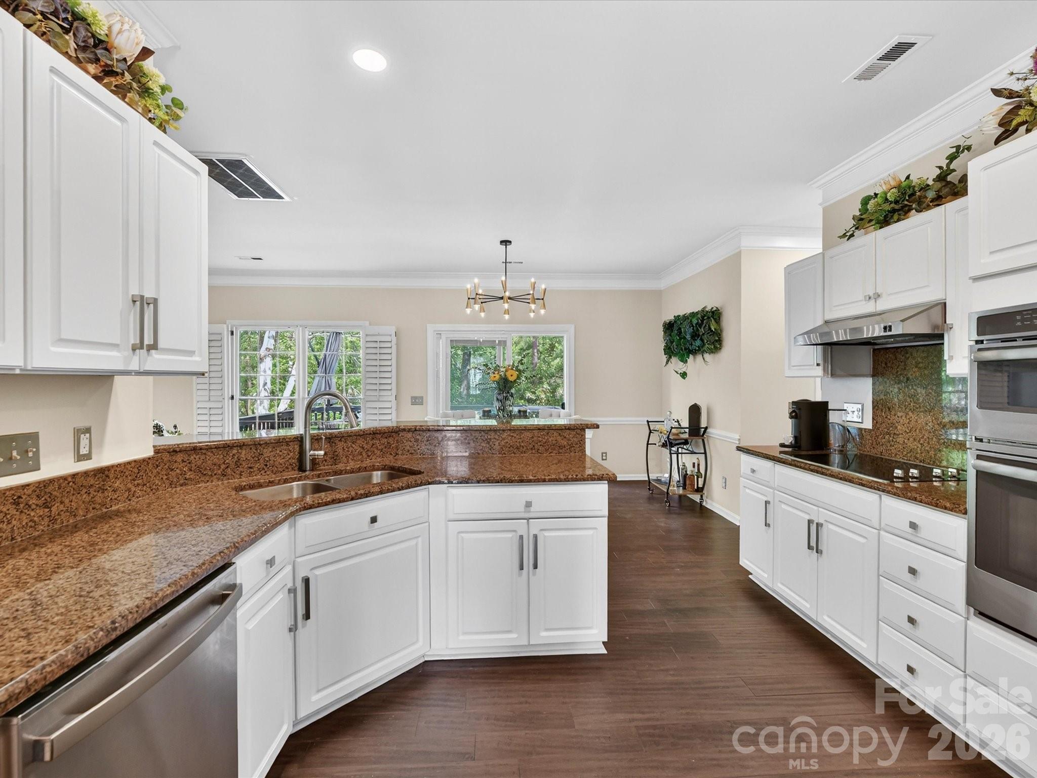 7219 Fortrose Lane — Charlotte