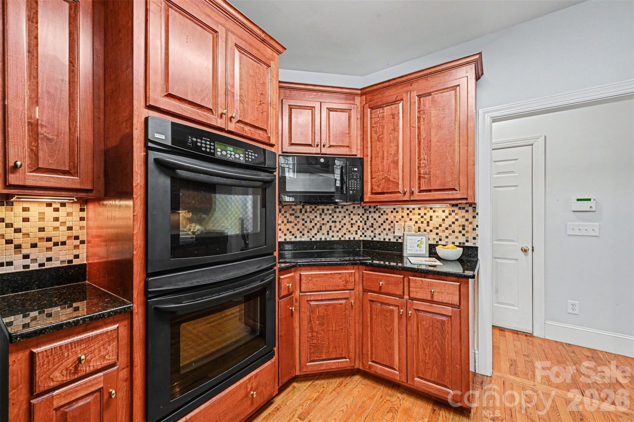 7940 Oakmont Court — Hickory