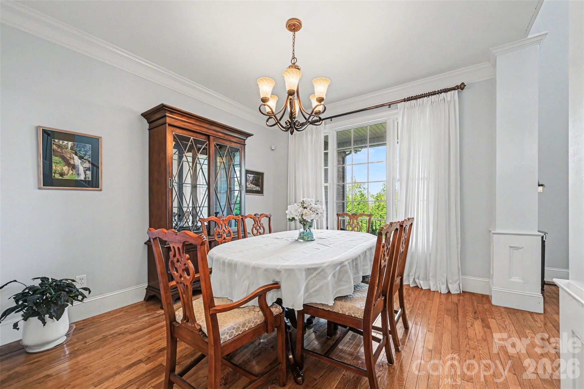 7940 Oakmont Court — Hickory