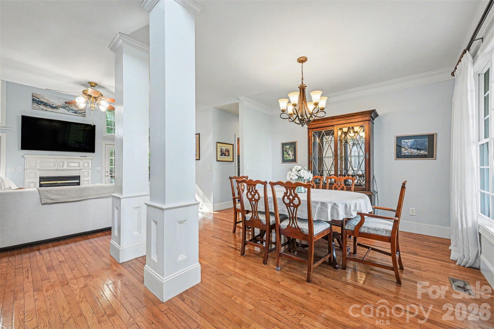 7940 Oakmont Court — Hickory