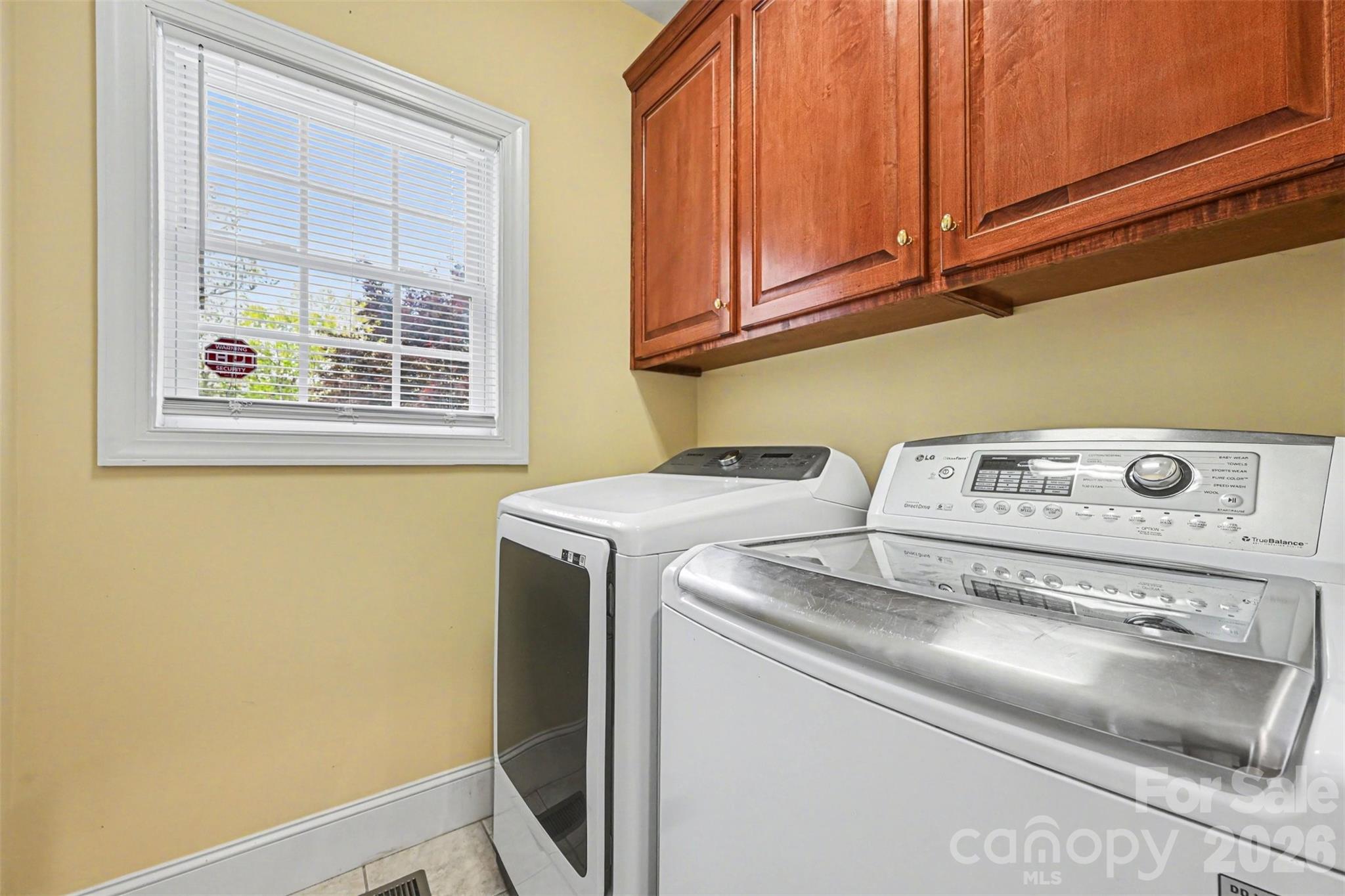 7940 Oakmont Court — Hickory