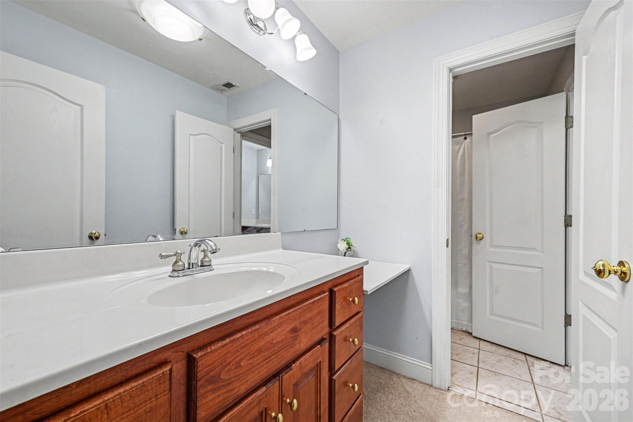 7940 Oakmont Court — Hickory