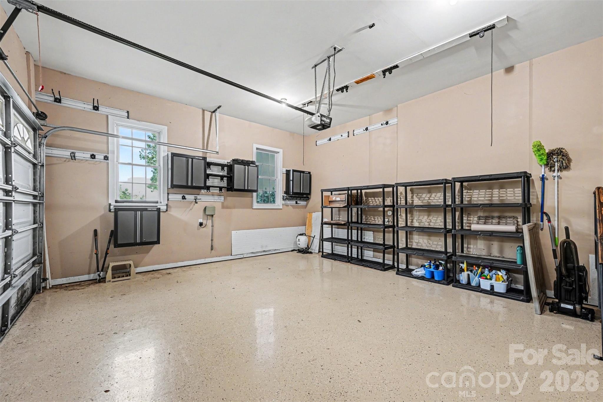 7940 Oakmont Court — Hickory