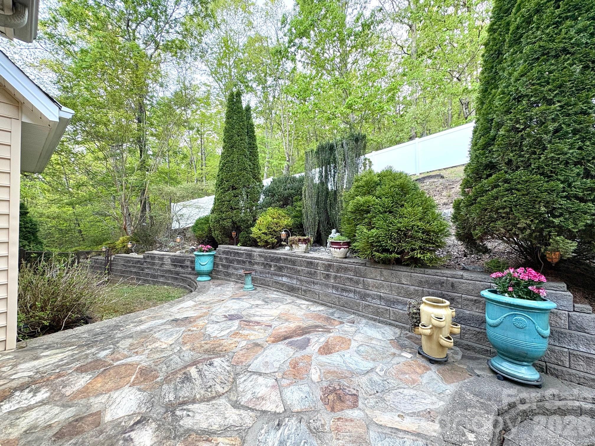 7940 Oakmont Court — Hickory