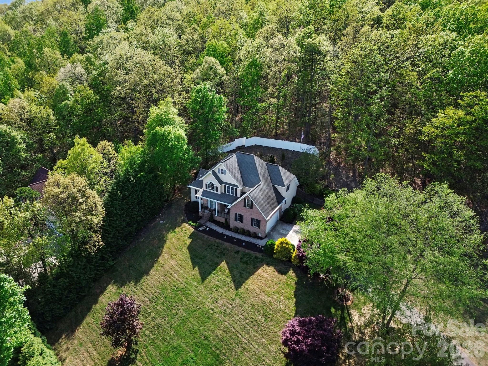 7940 Oakmont Court — Hickory