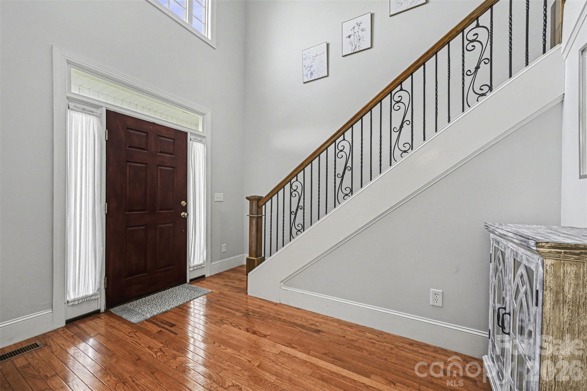 7940 Oakmont Court — Hickory